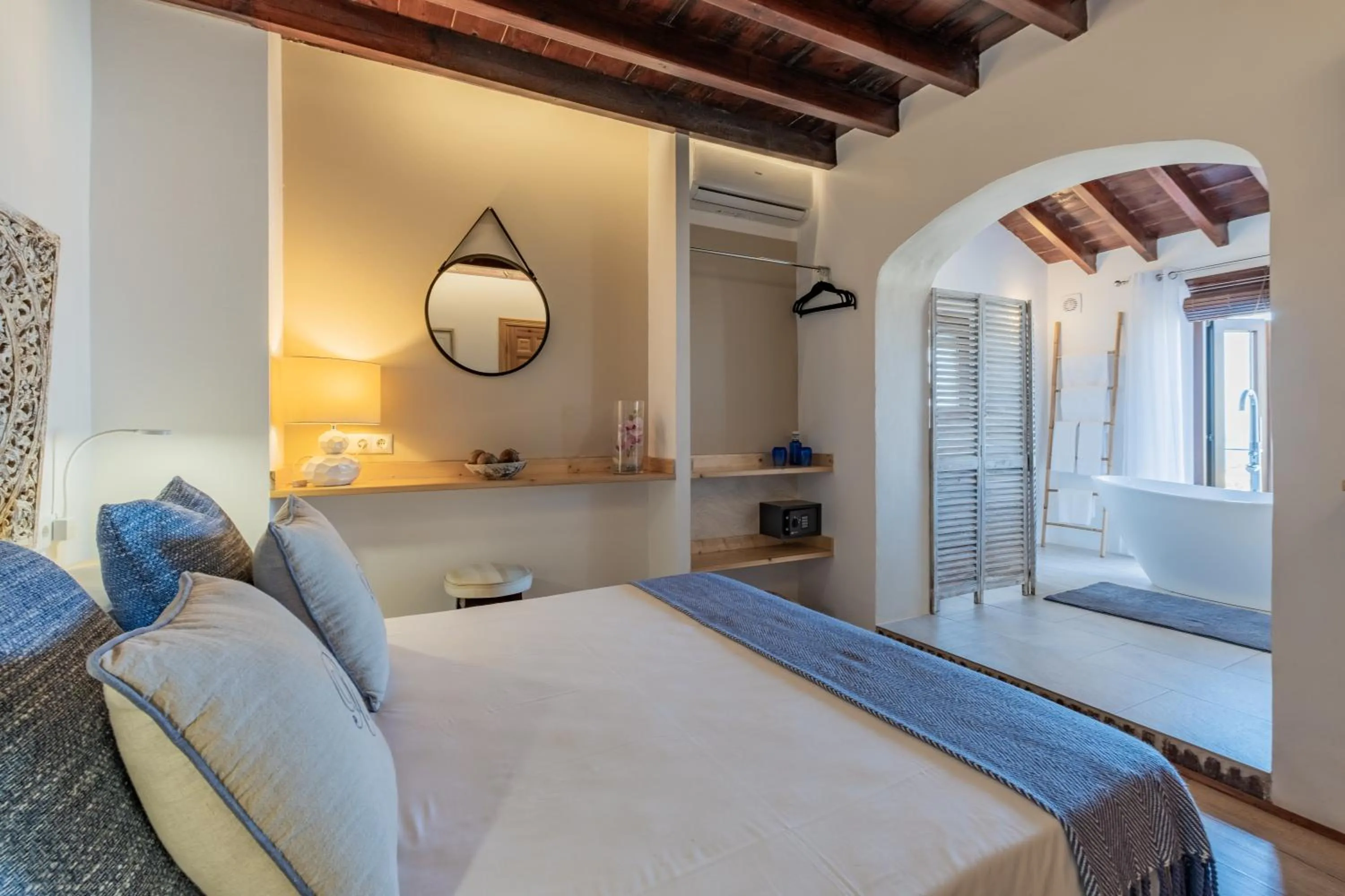 Photo of the whole room, Bed in La Tartana Hotel Boutique