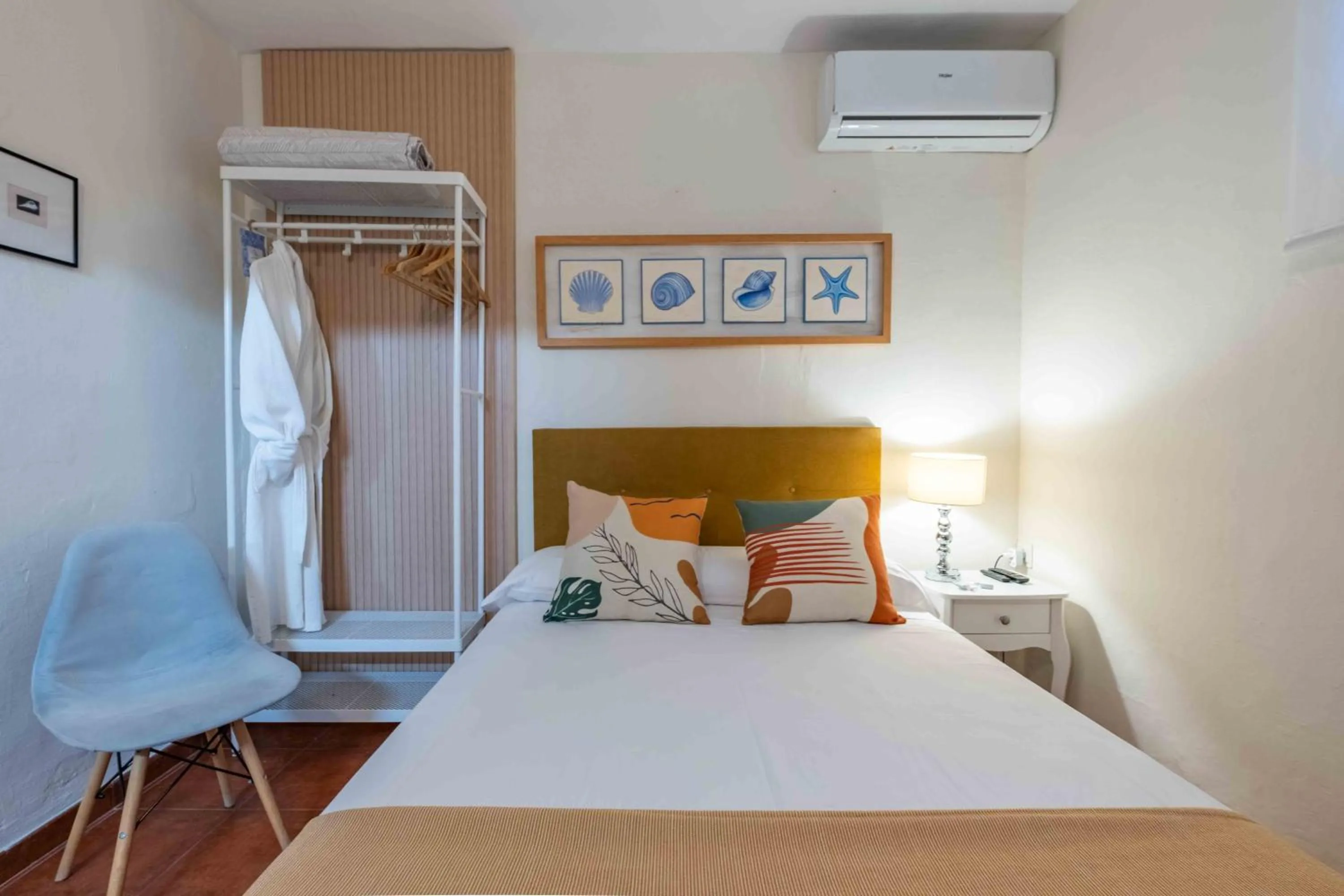 Photo of the whole room, Bed in La Tartana Hotel Boutique