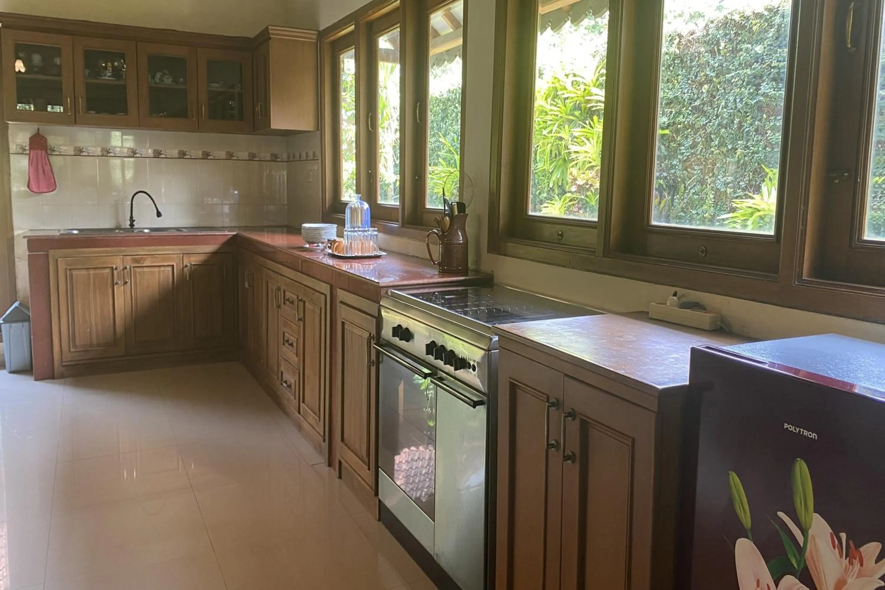 Kitchen or kitchenette in Villa Baliantoro Yogyakarta