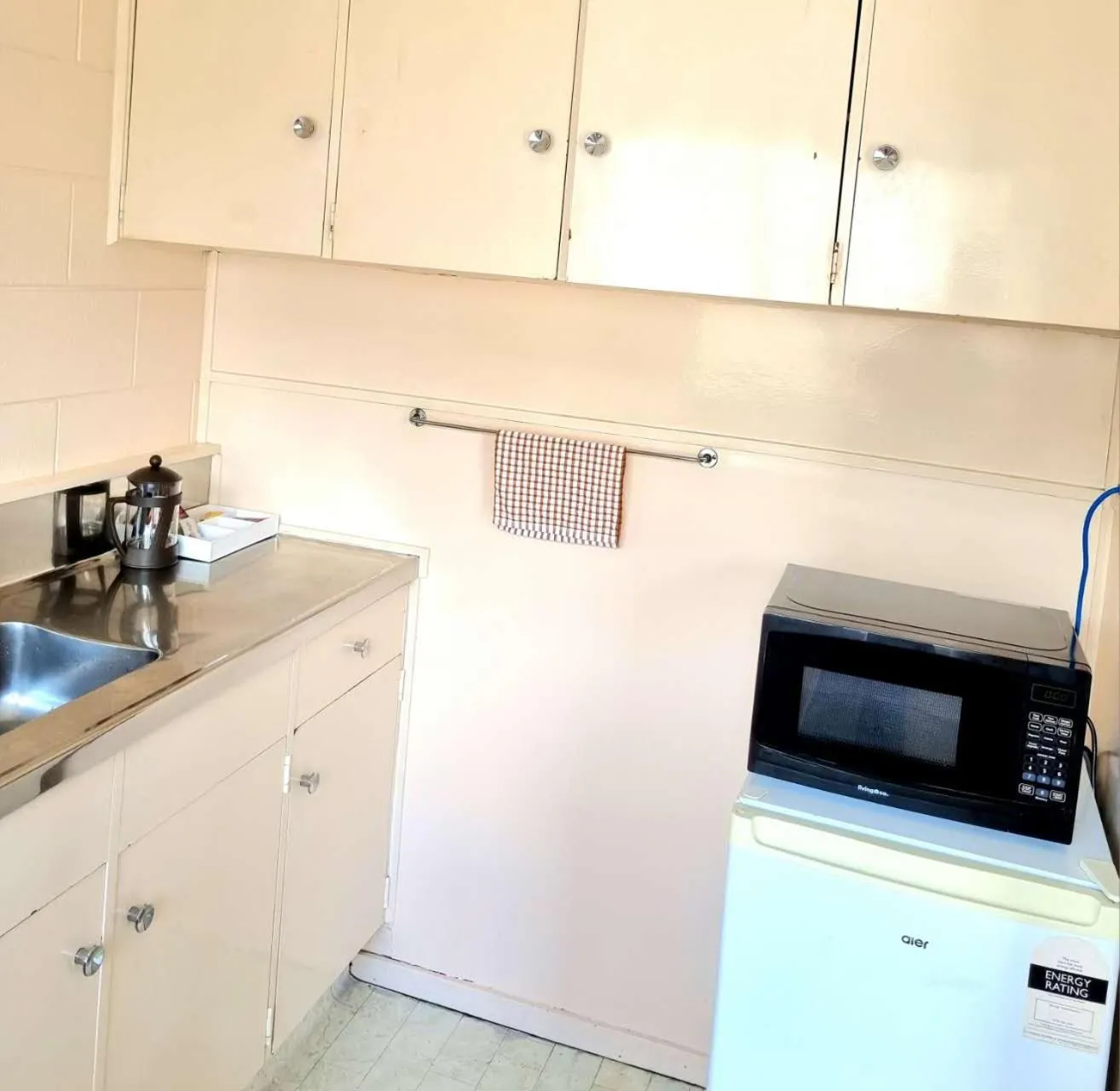 kitchen in Cedar Lodge Motel Hamilton