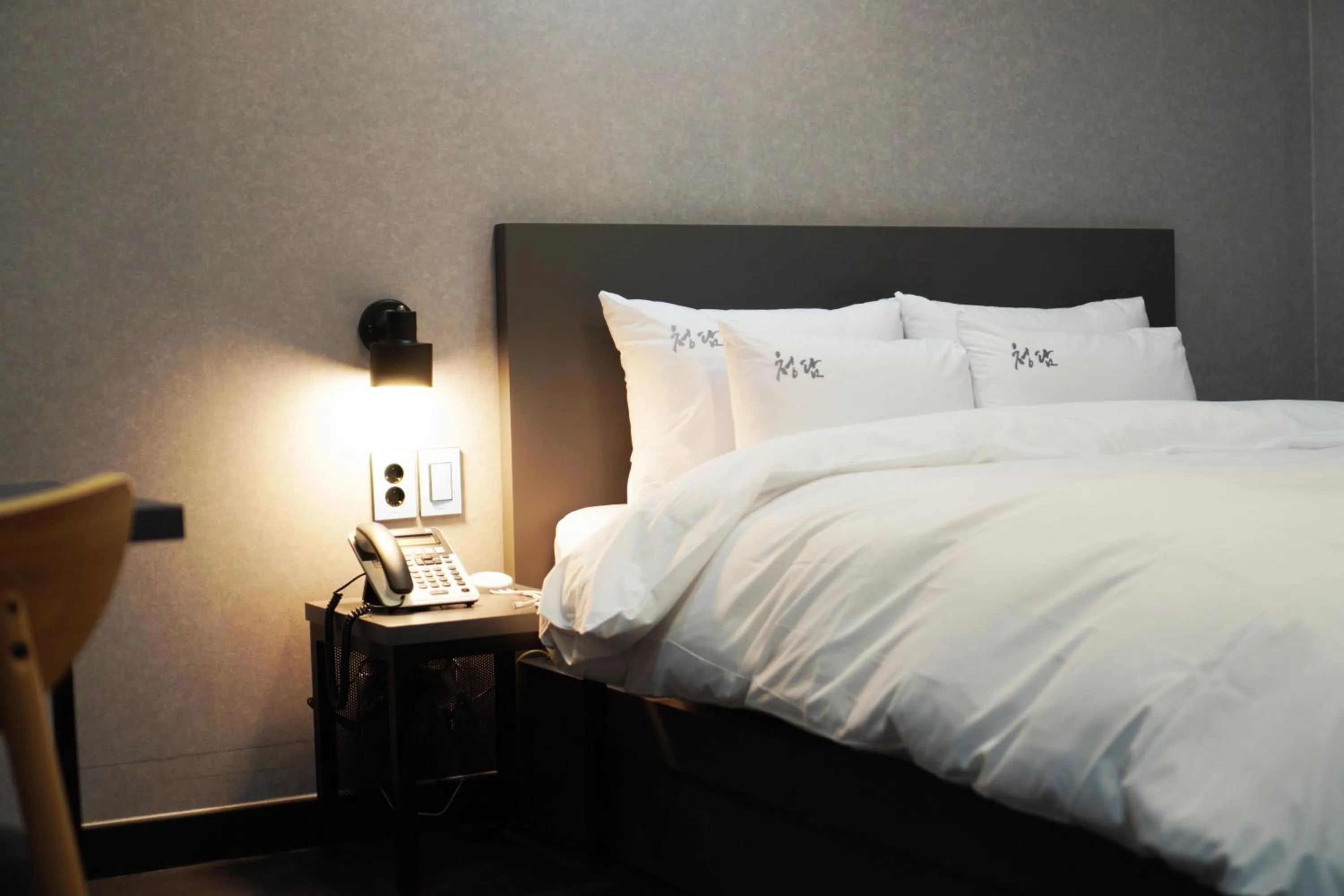 Bed in Hotel Cheongdam