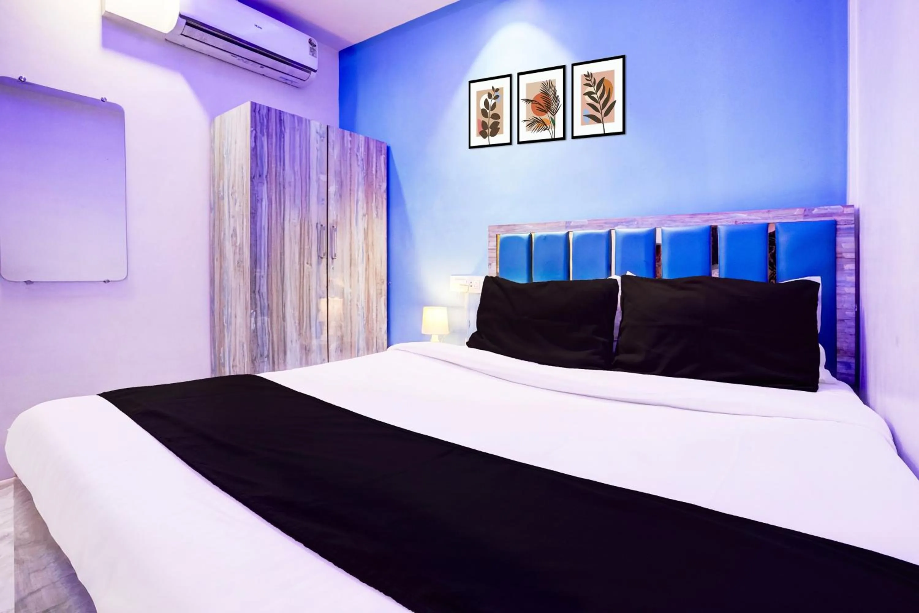 Bedroom, Bed in Collection O Goregaon Near Film City Formerly Cupid