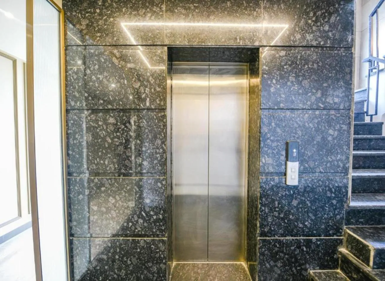 elevator in Qotel Signature Coleman Janakpuri