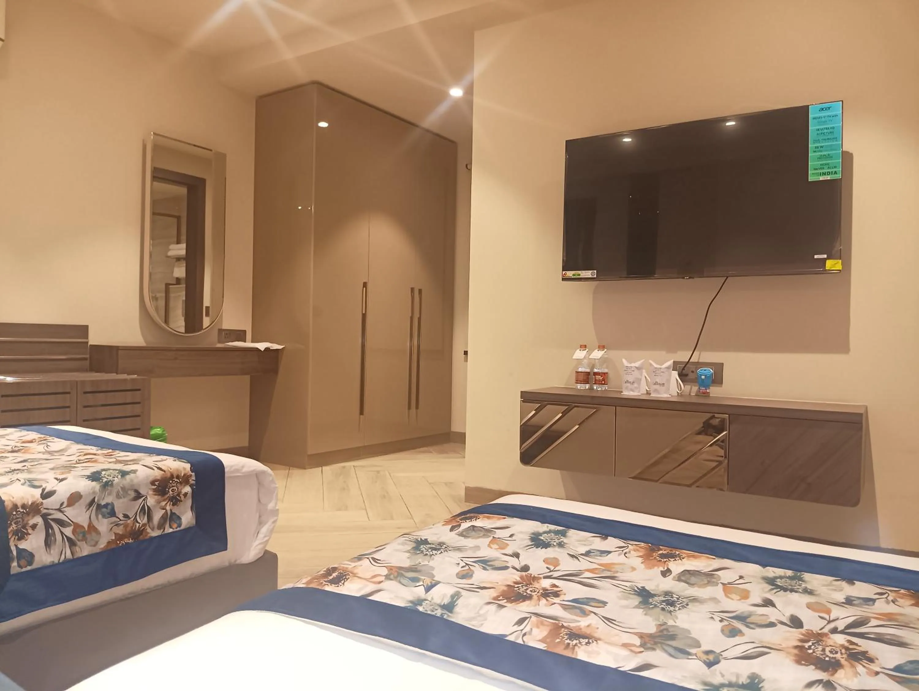 Communal lounge/ TV room, Bed in Qotel Signature Coleman Janakpuri