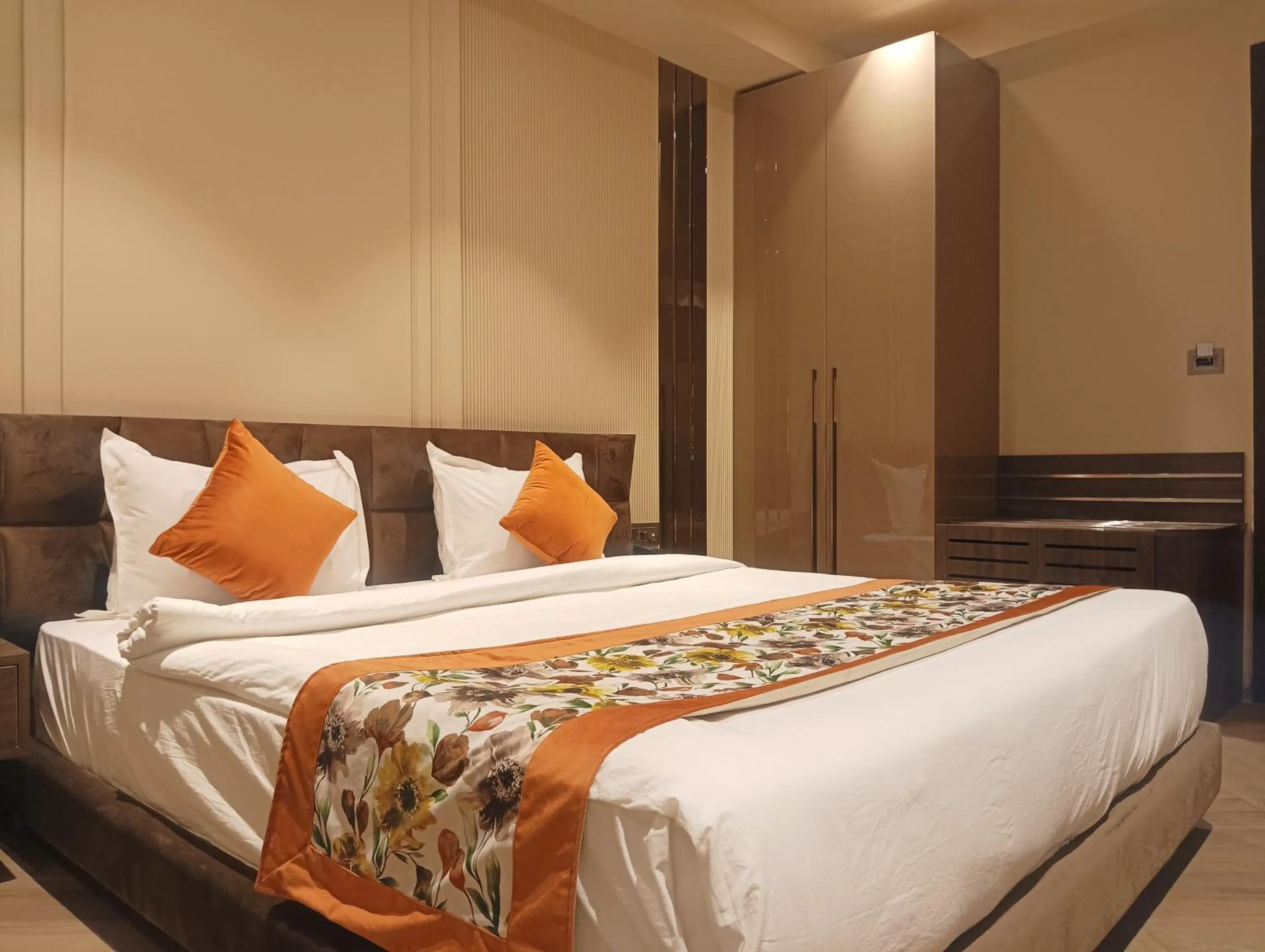 Qotel Signature Coleman Janakpuri