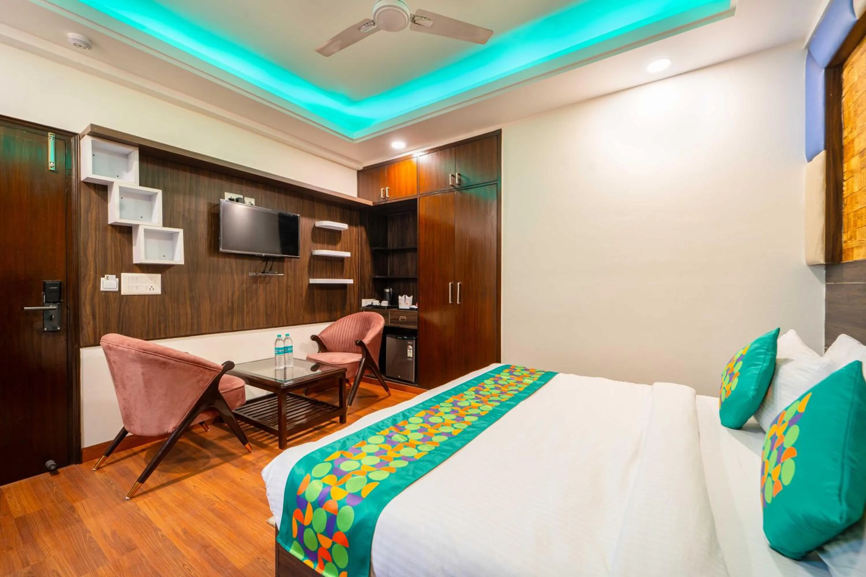 Bedroom, Bed in Treebo Marigold