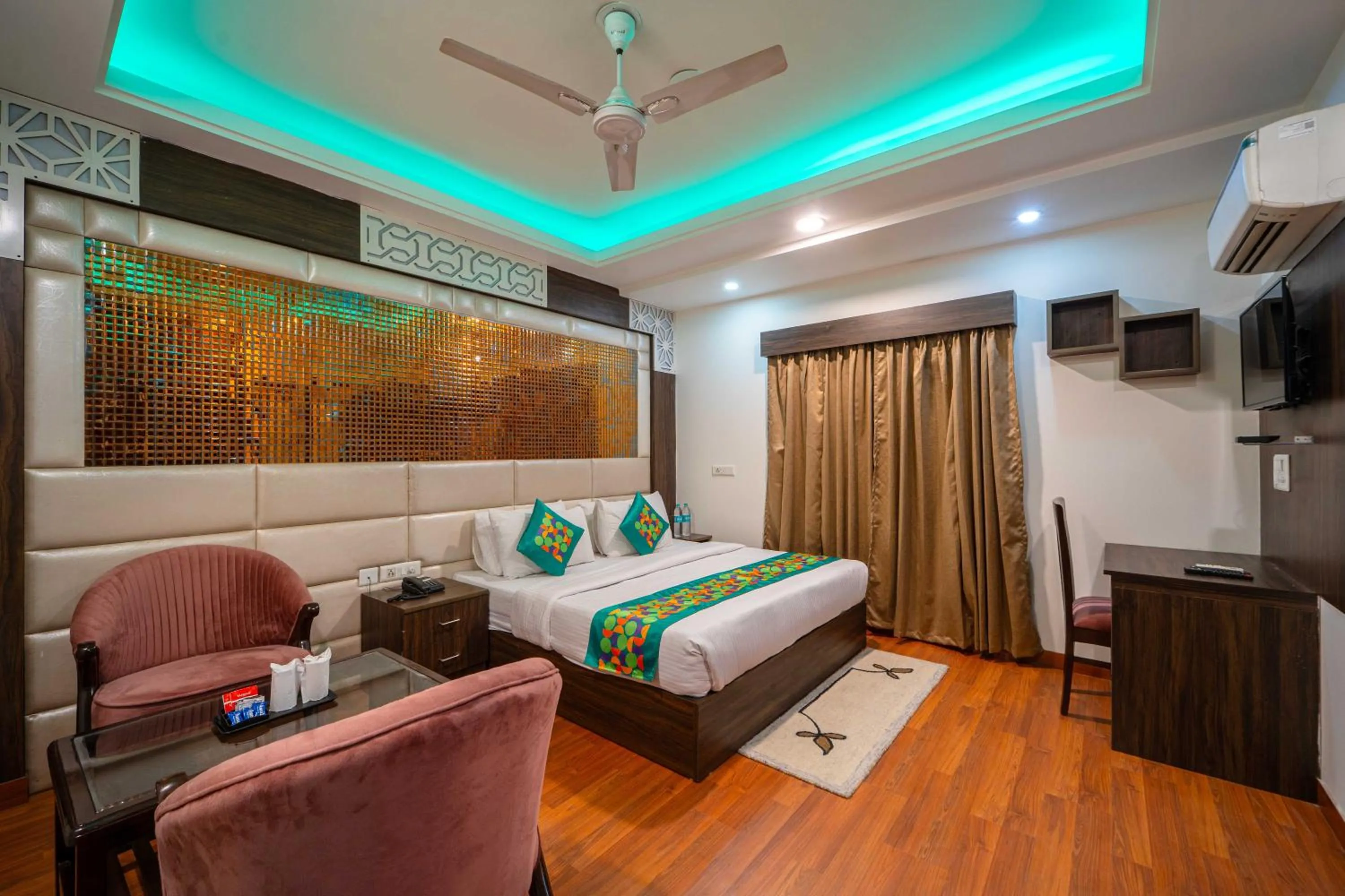 Bedroom, Bed in Treebo Marigold