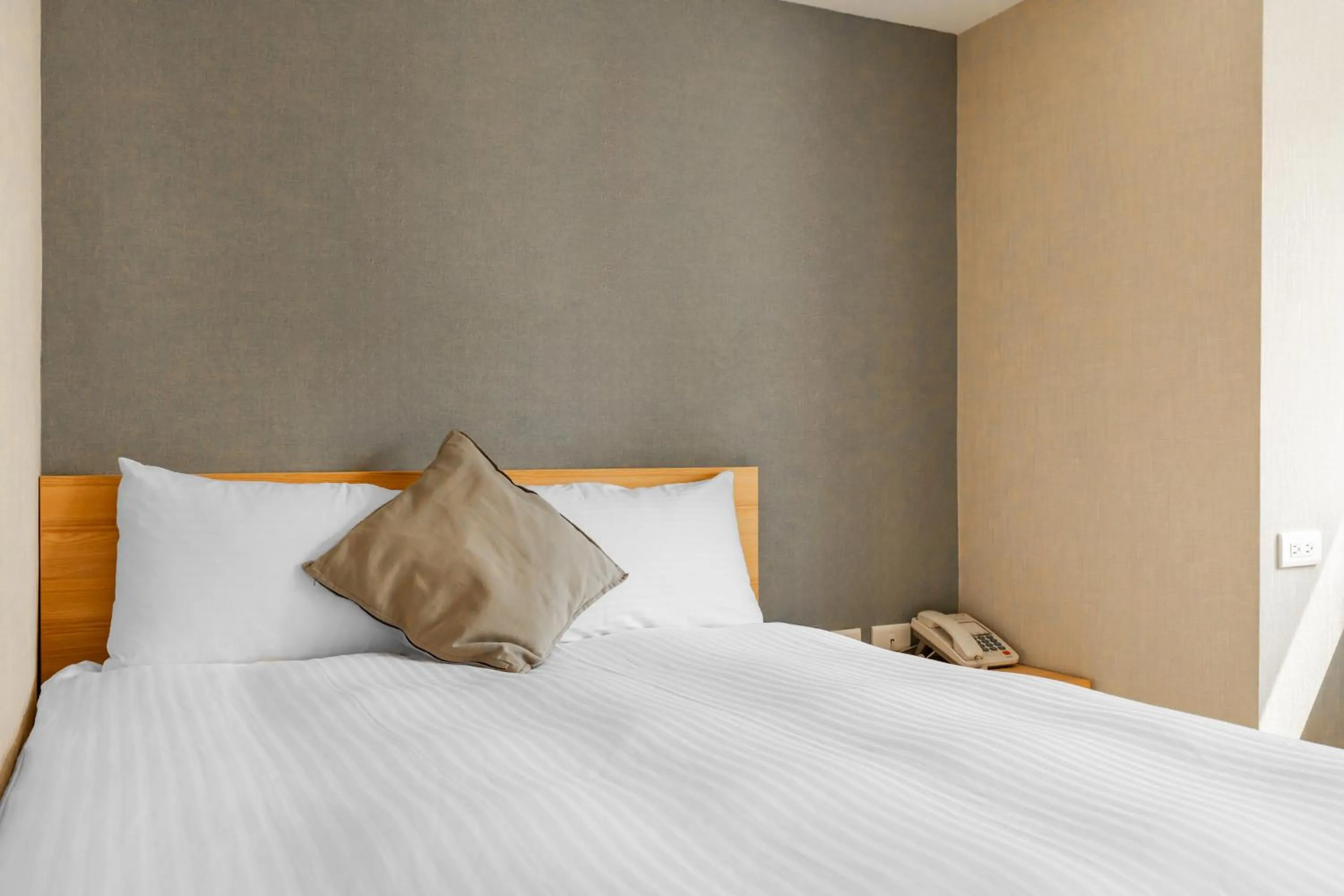 Photo of the whole room, Bed in Mu Chen Hotel