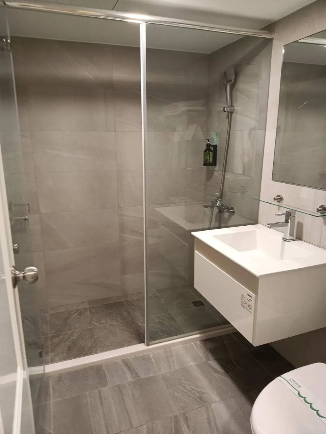 Bathroom in Mu Chen Hotel