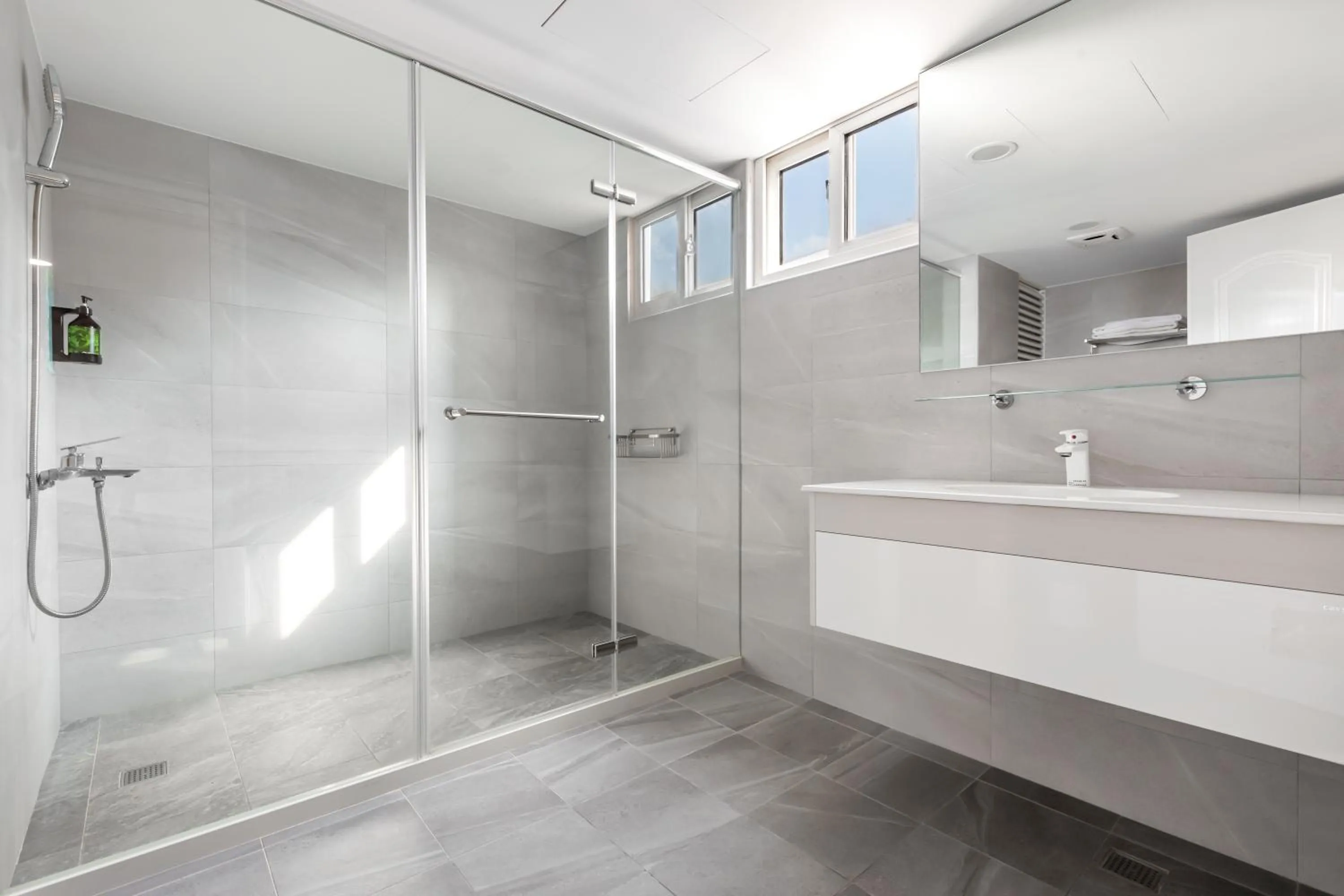 Bathroom in Mu Chen Hotel