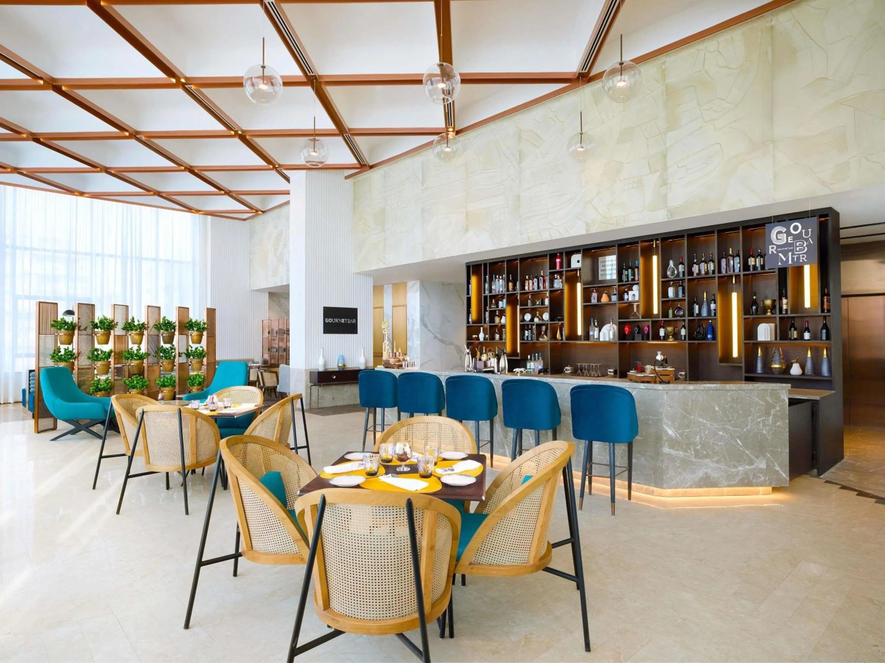 Lounge or bar in Novotel New Delhi City Centre