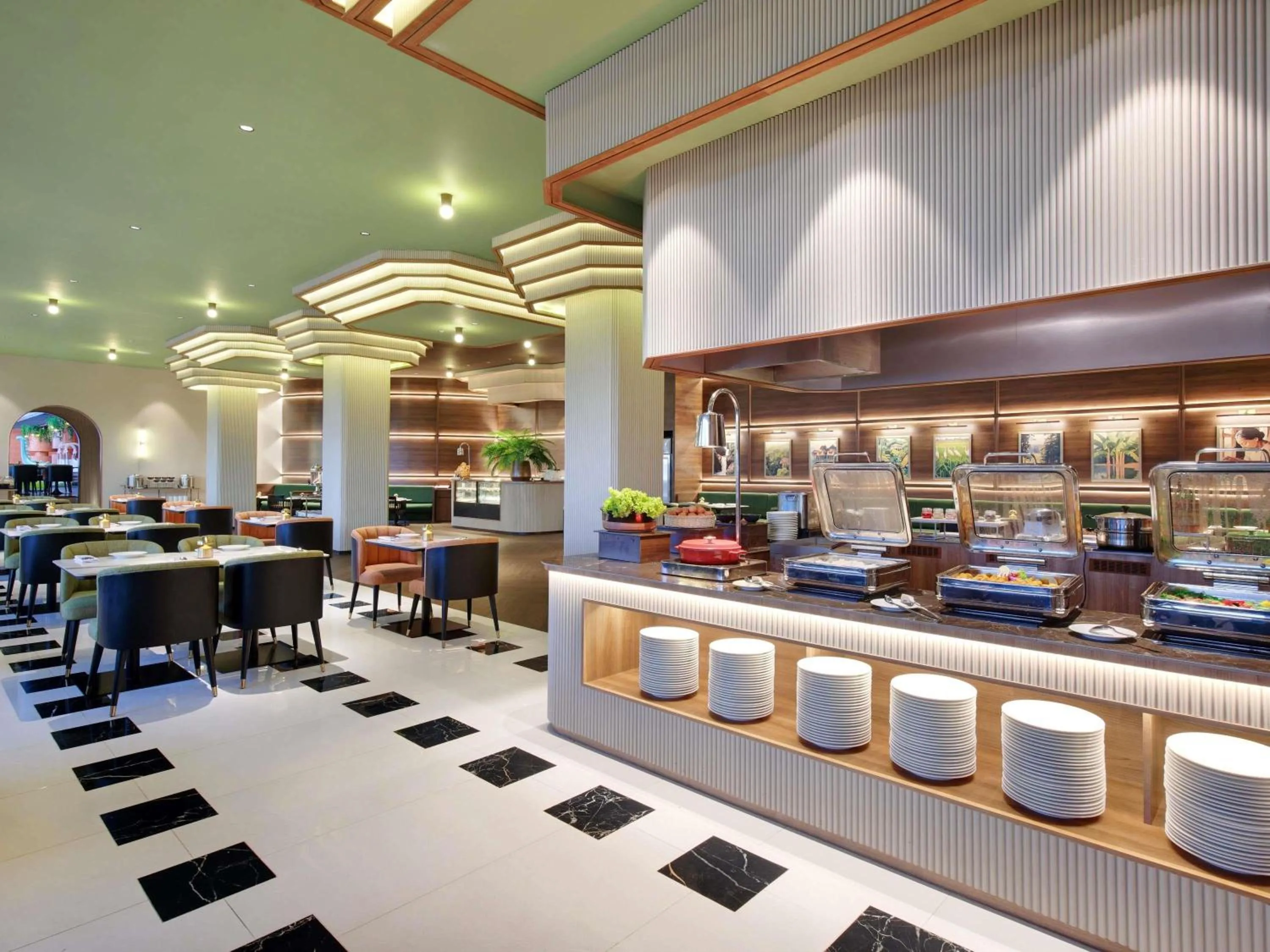 Restaurant/places to eat in Mercure Garut City Center