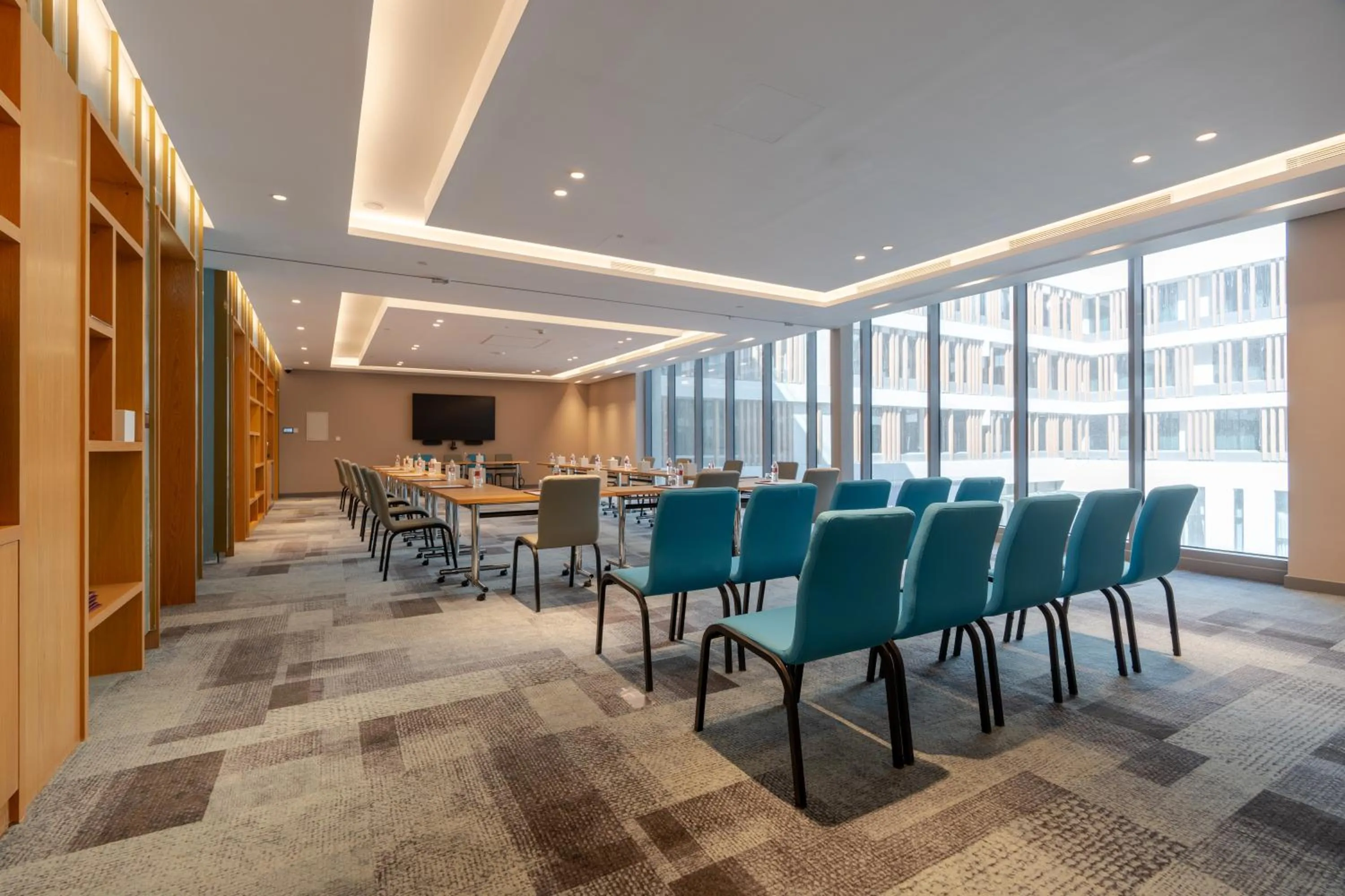 Meeting/conference room in West Walk Retaj Hotel