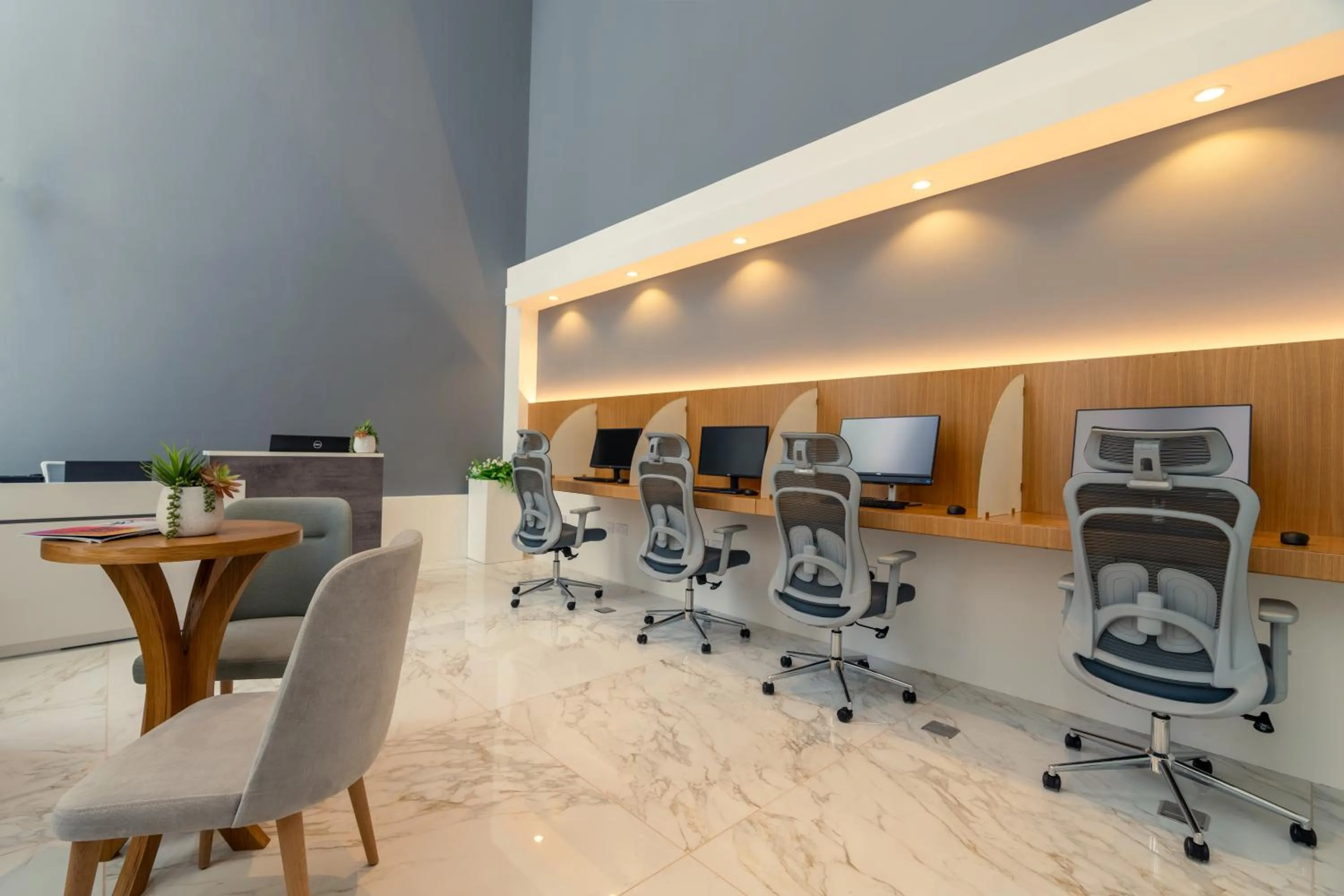 Business facilities in West Walk Retaj Hotel