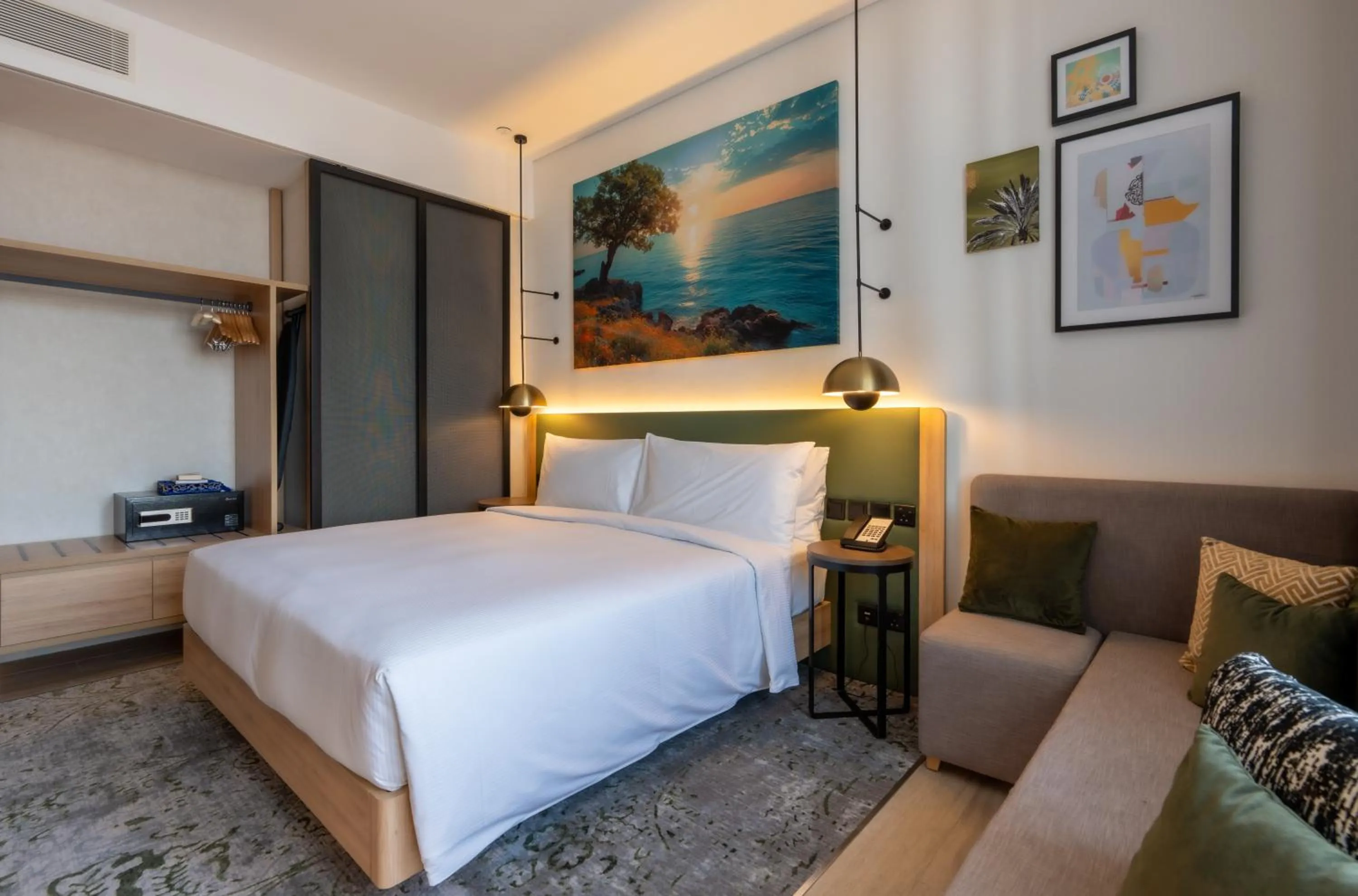 Bed in West Walk Retaj Hotel