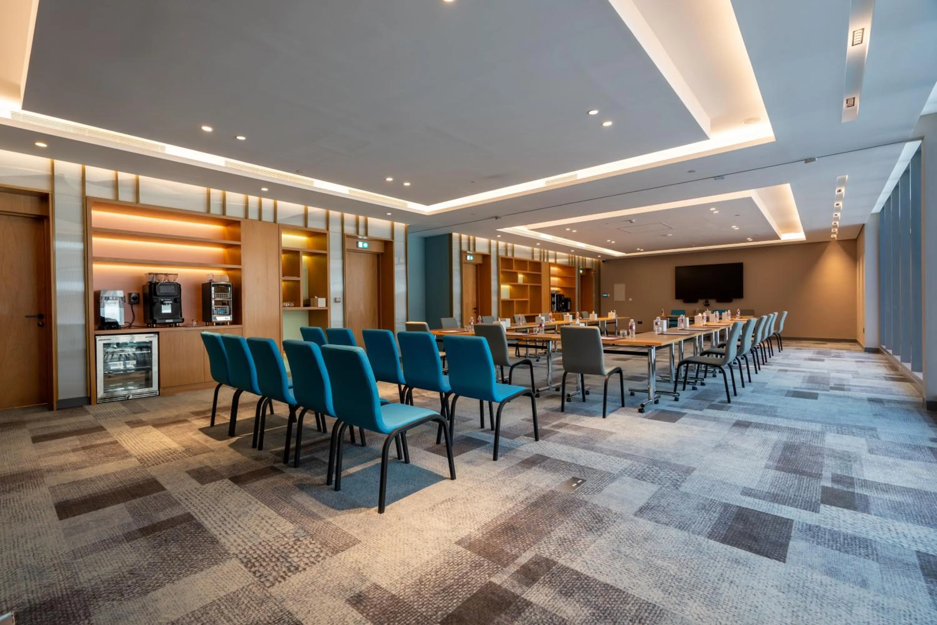 Meeting/conference room in West Walk Retaj Hotel