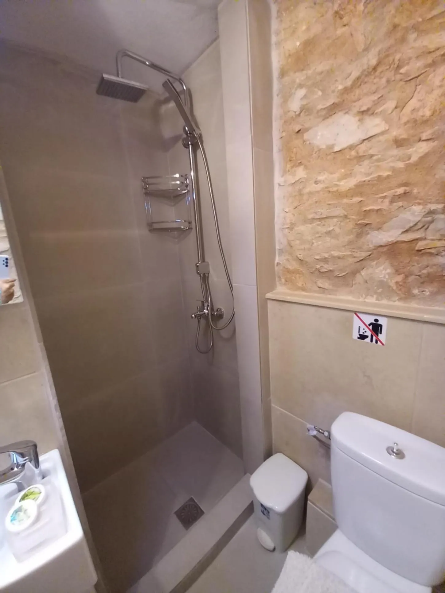 Shower in Tsopela Boutique Hotel