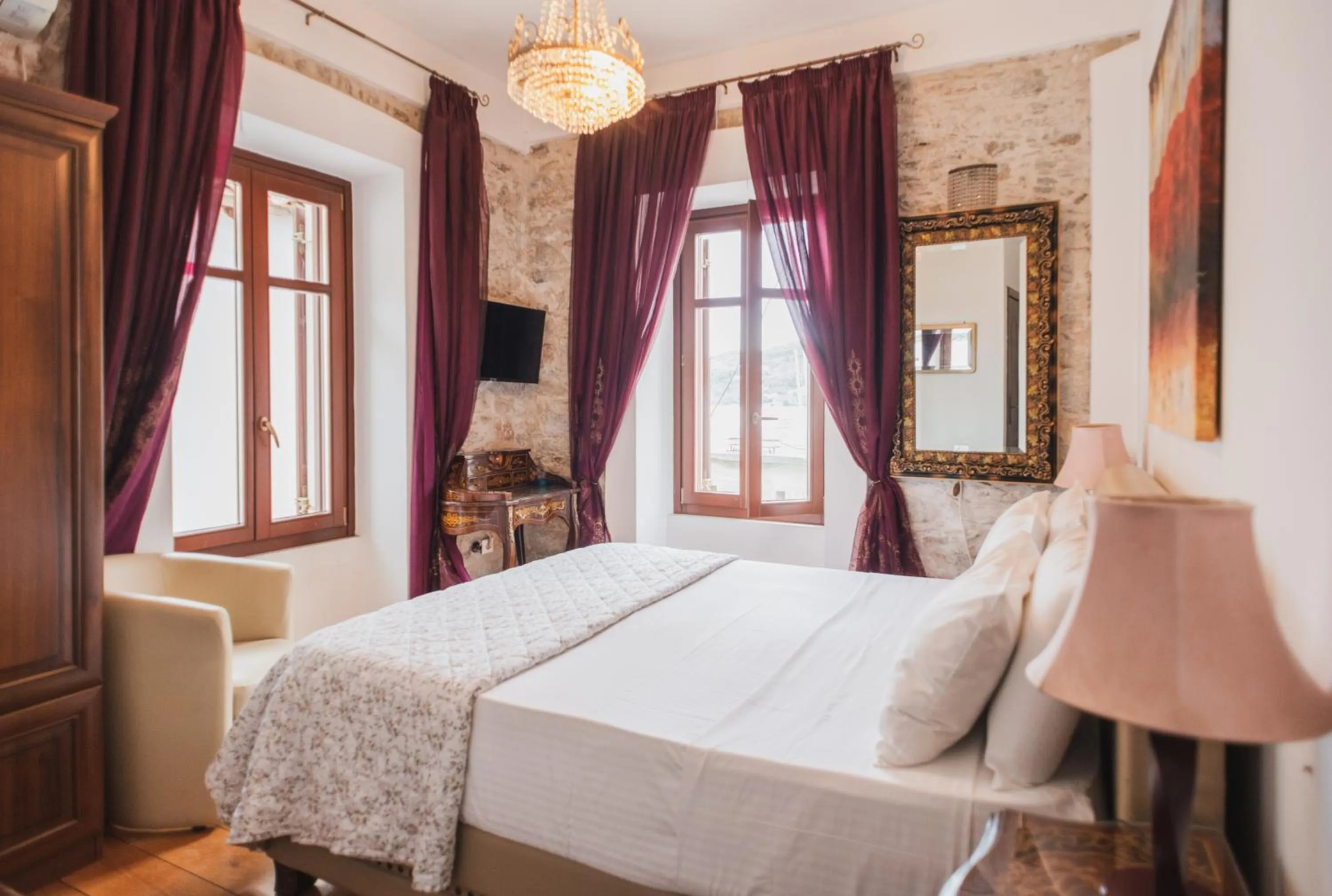 Bedroom, Bed in Tsopela Boutique Hotel