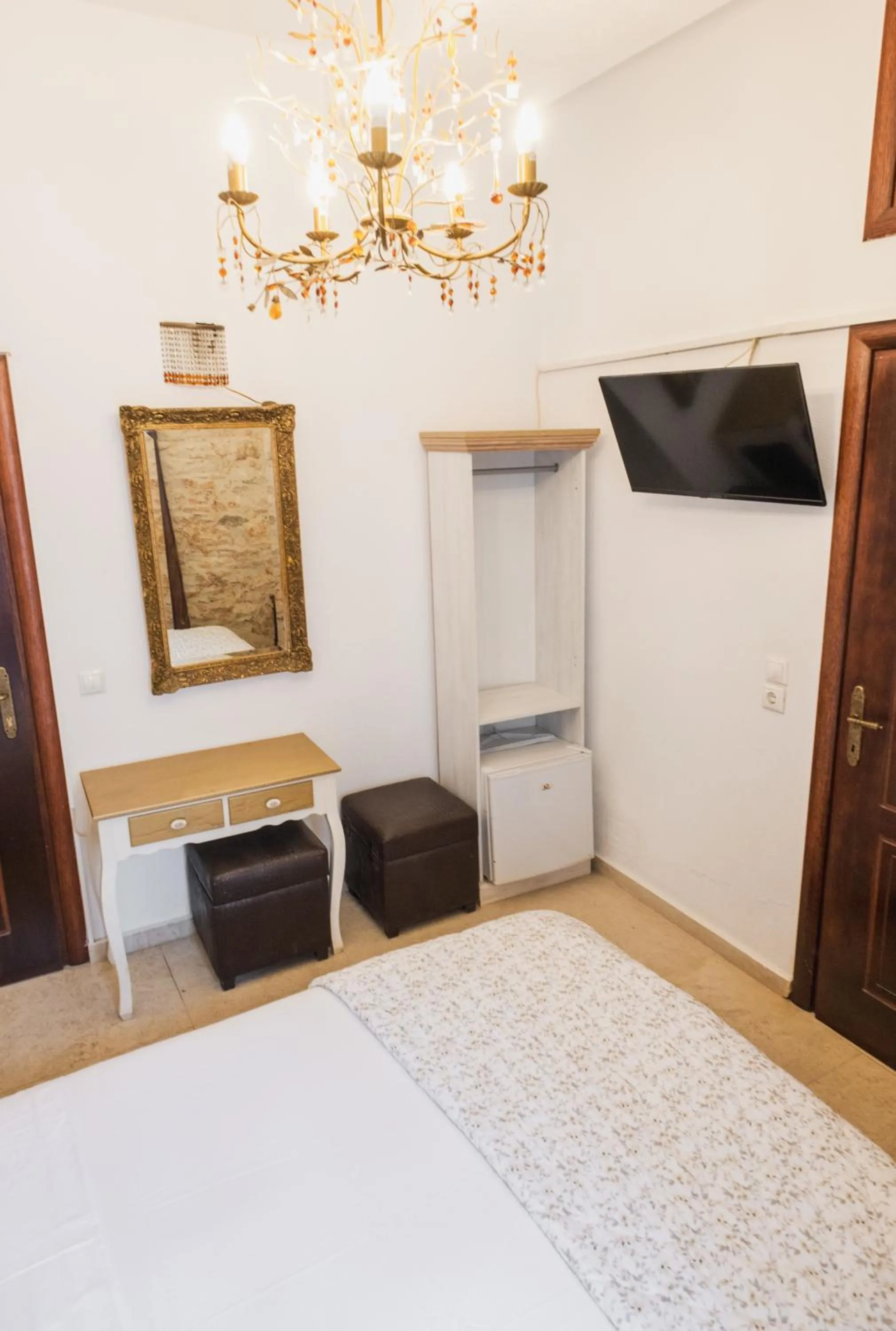 TV and multimedia, Bed in Tsopela Boutique Hotel