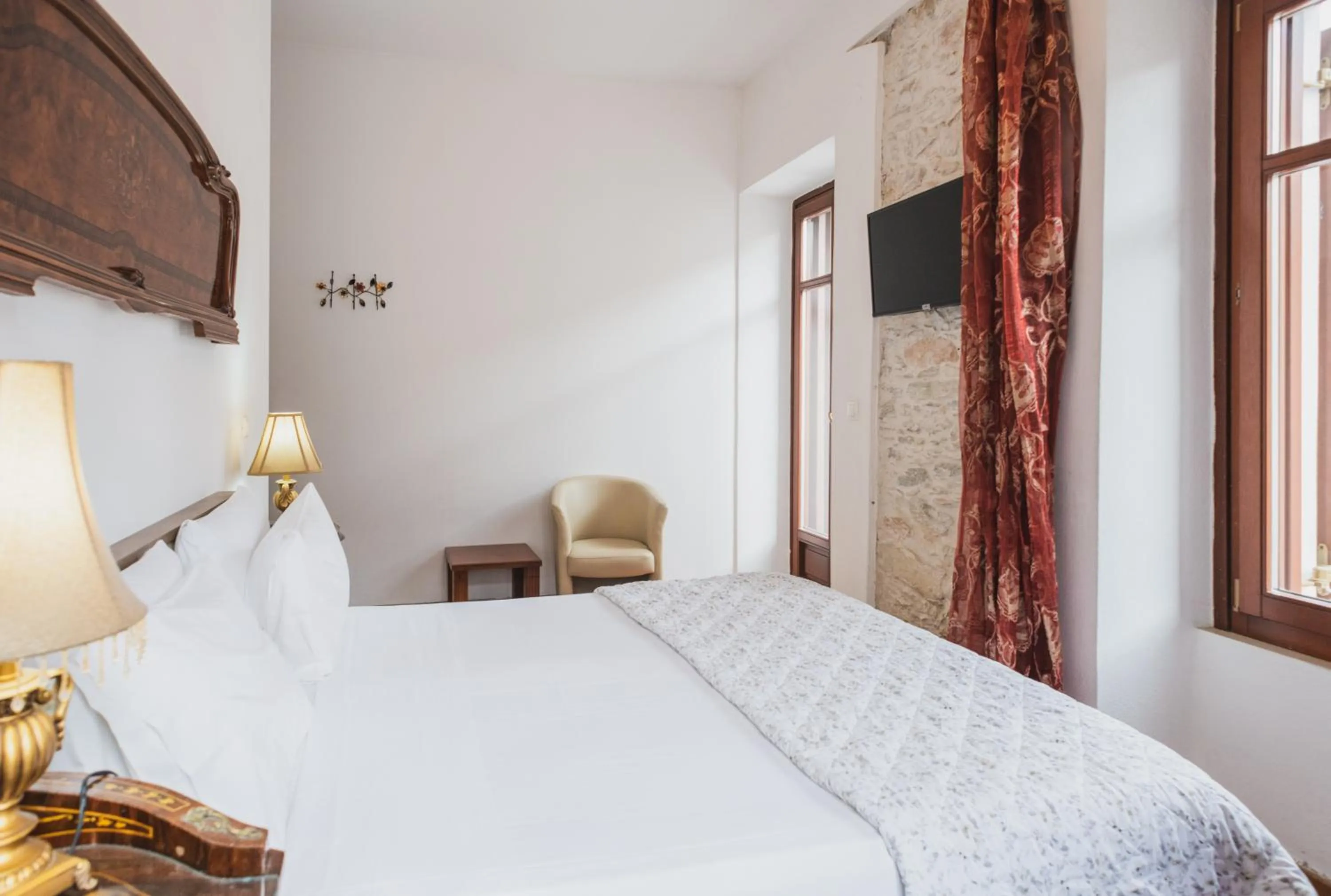 TV and multimedia, Bed in Tsopela Boutique Hotel