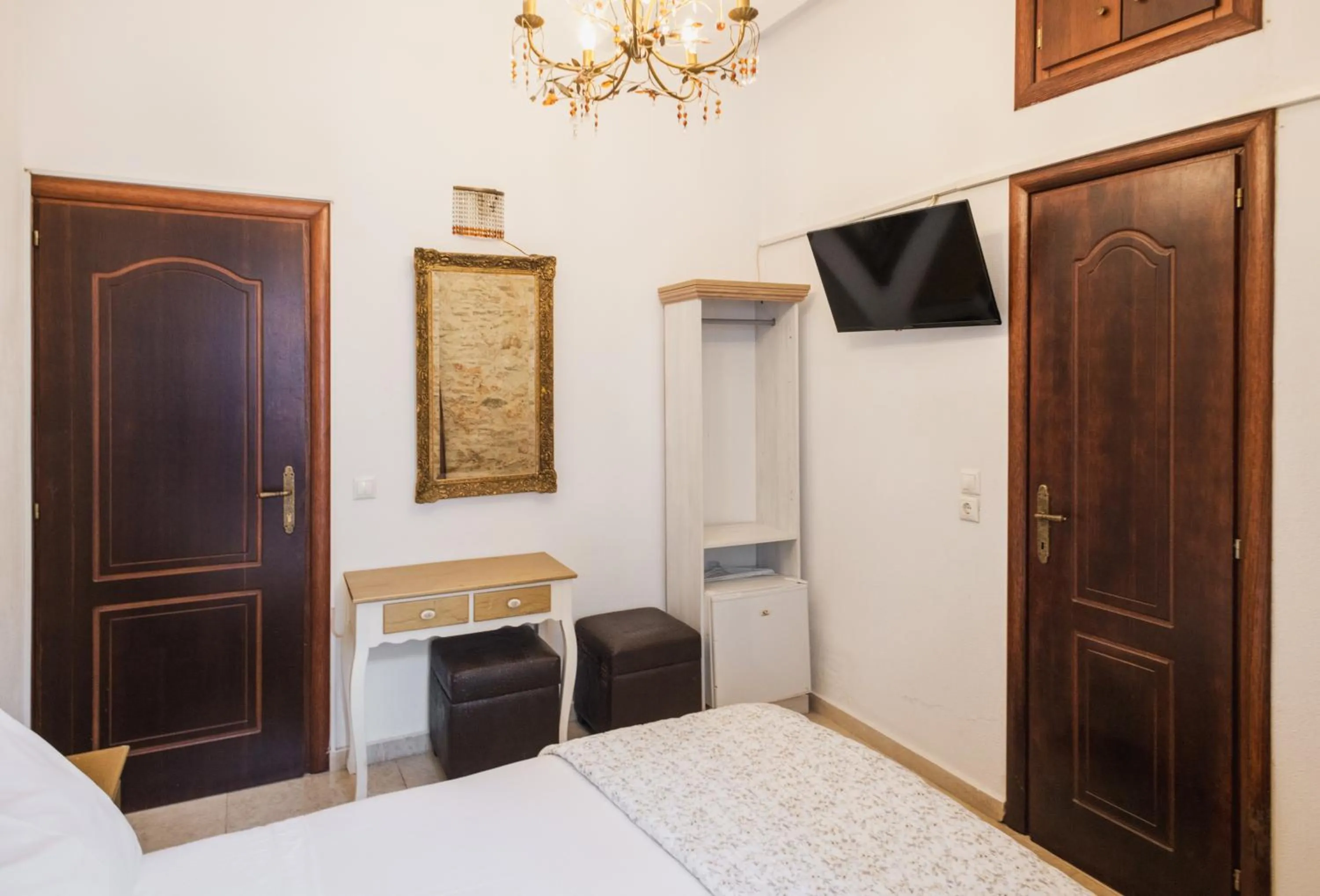 TV and multimedia, Bed in Tsopela Boutique Hotel