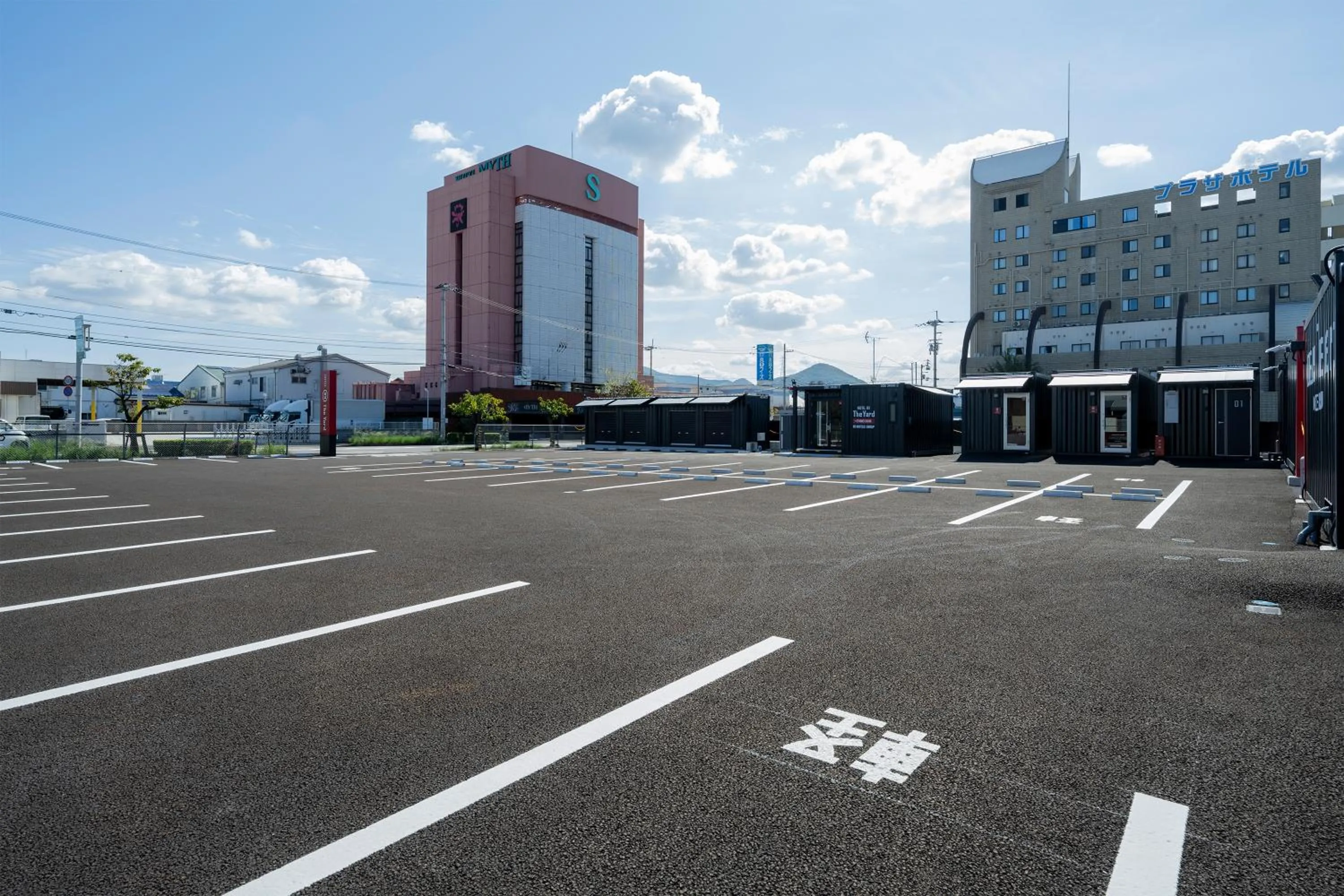 Parking in HOTEL R9 The Yard Sakaide