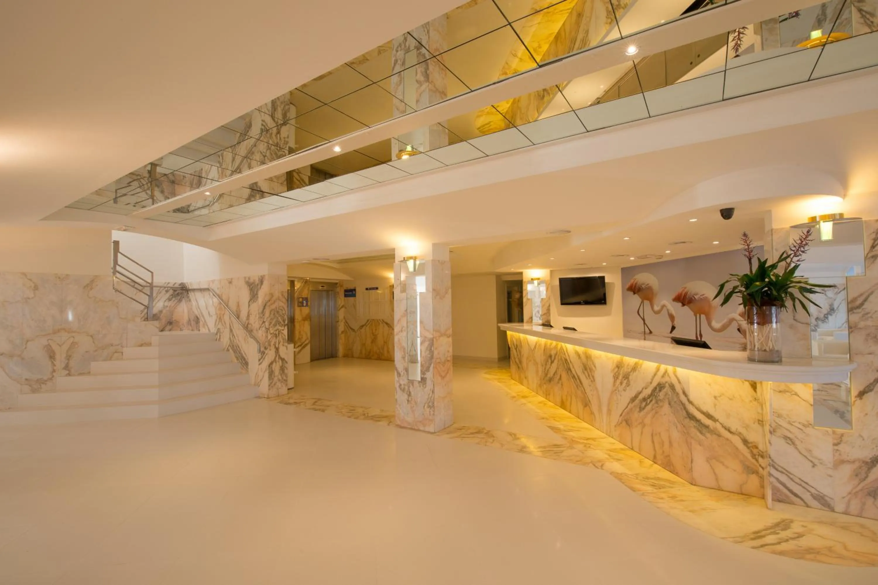 Lobby or reception in Iberostar Waves Ciudad Blanca