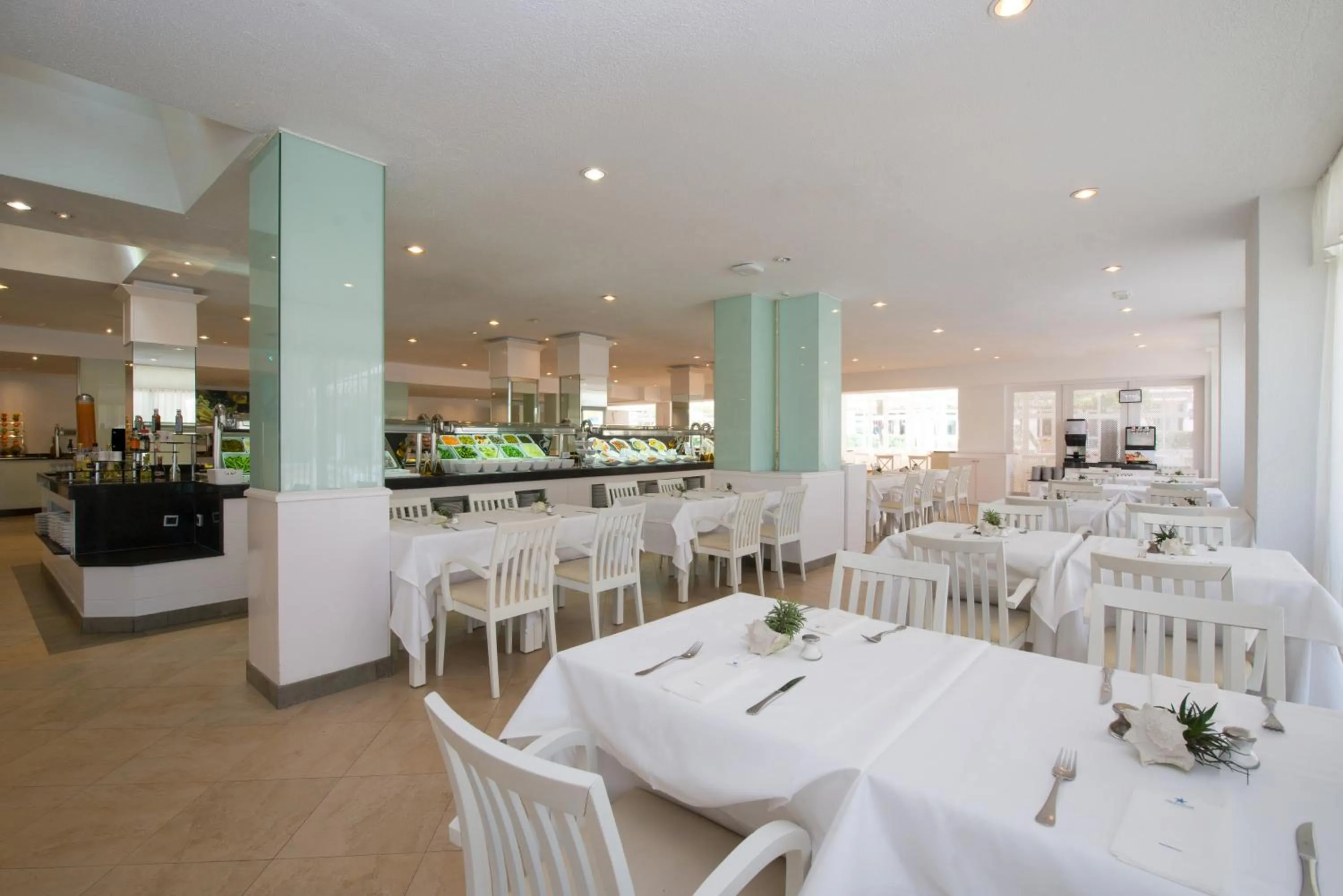 Restaurant/places to eat in Iberostar Waves Ciudad Blanca