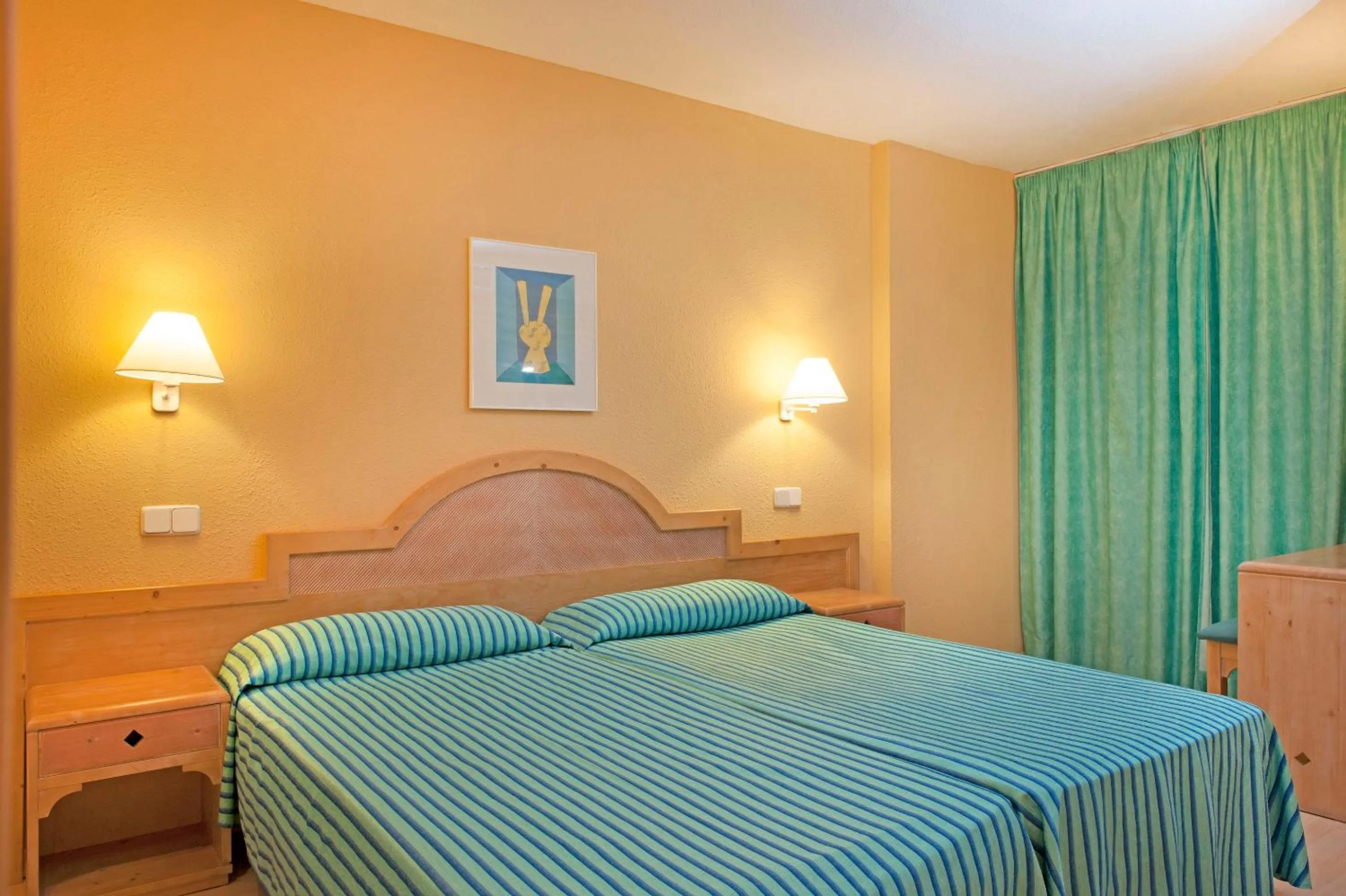 Bed in Iberostar Waves Ciudad Blanca