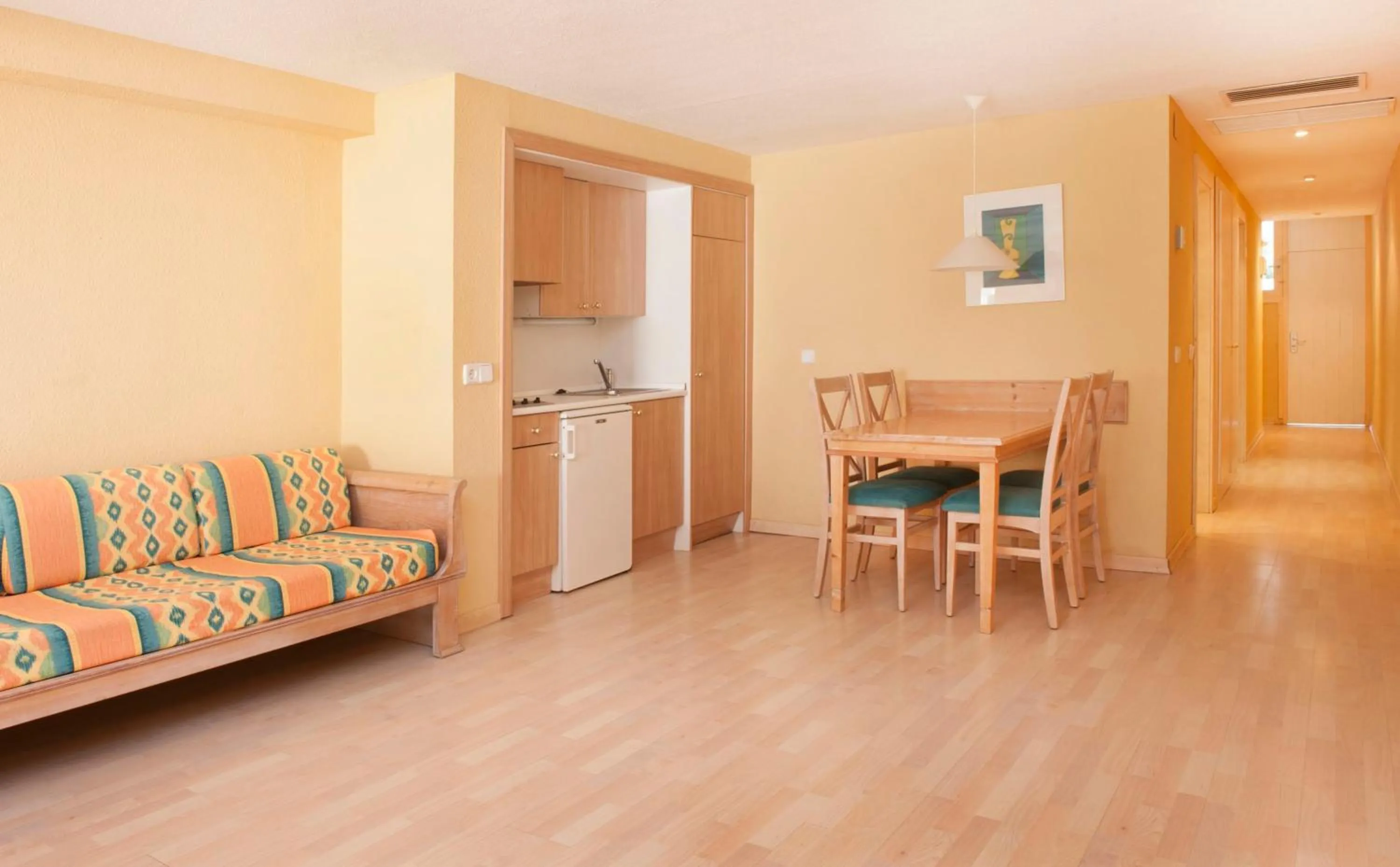 Kitchen or kitchenette in Iberostar Waves Ciudad Blanca