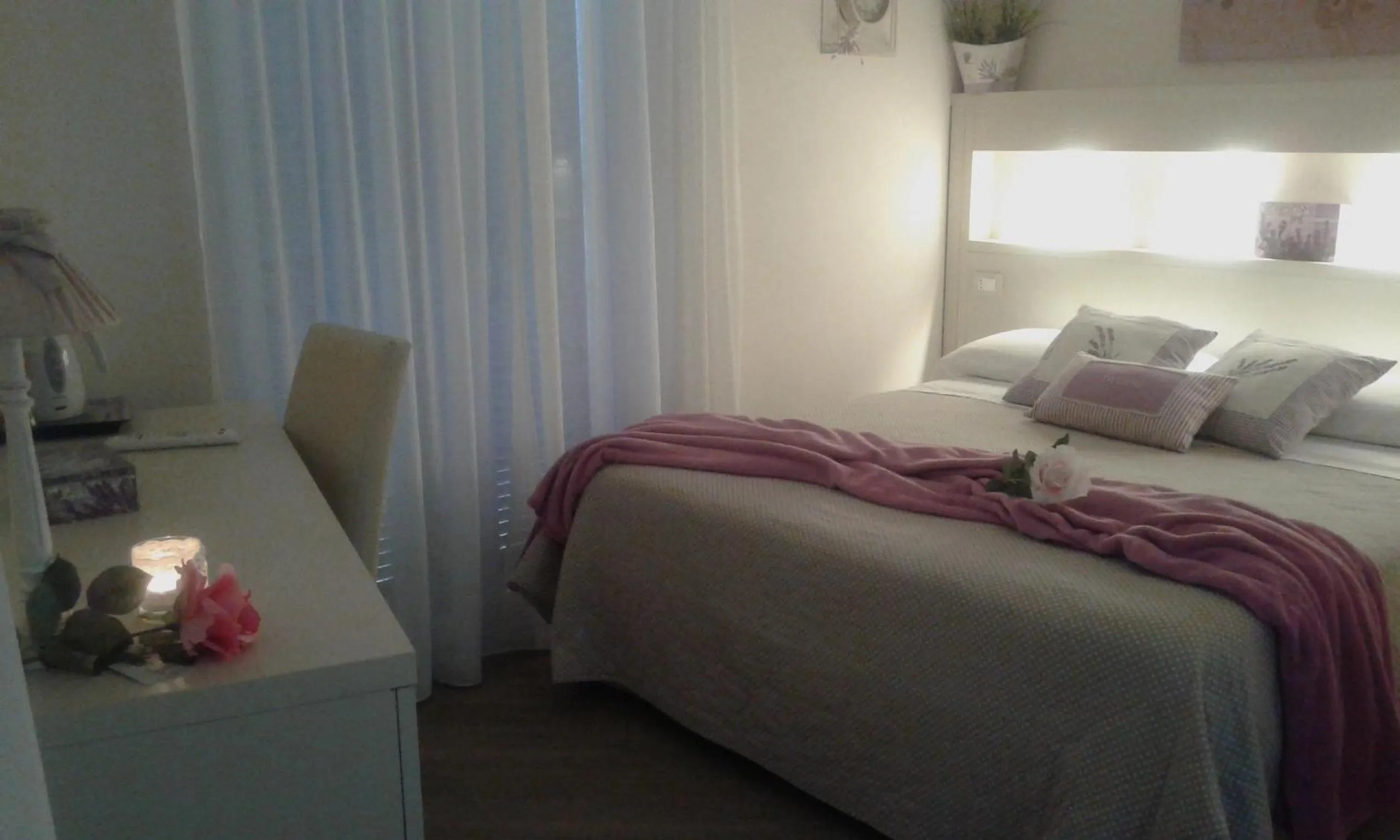 Photo of the whole room, Bed in Dreams Guest House