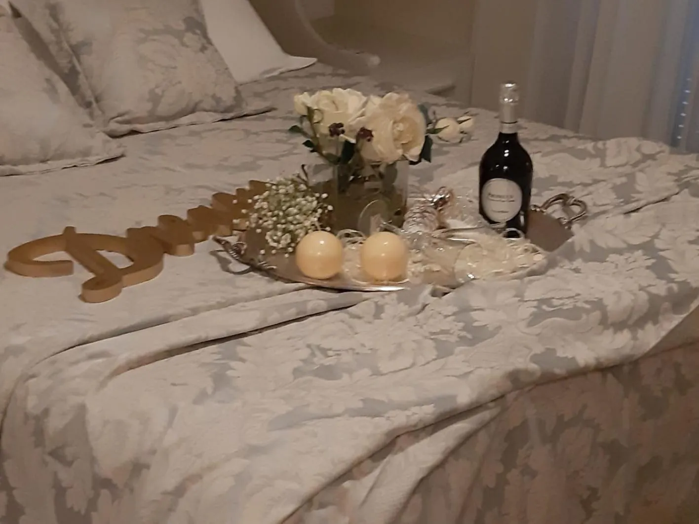 Alcoholic drinks, Bed in Dreams Guest House
