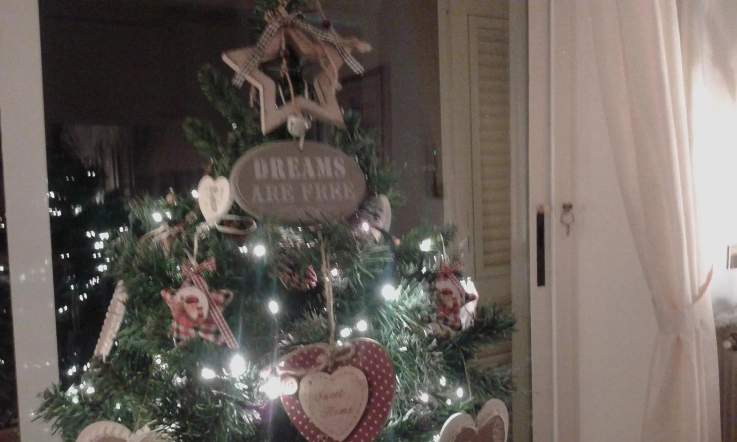 Decorative detail in Dreams Guest House