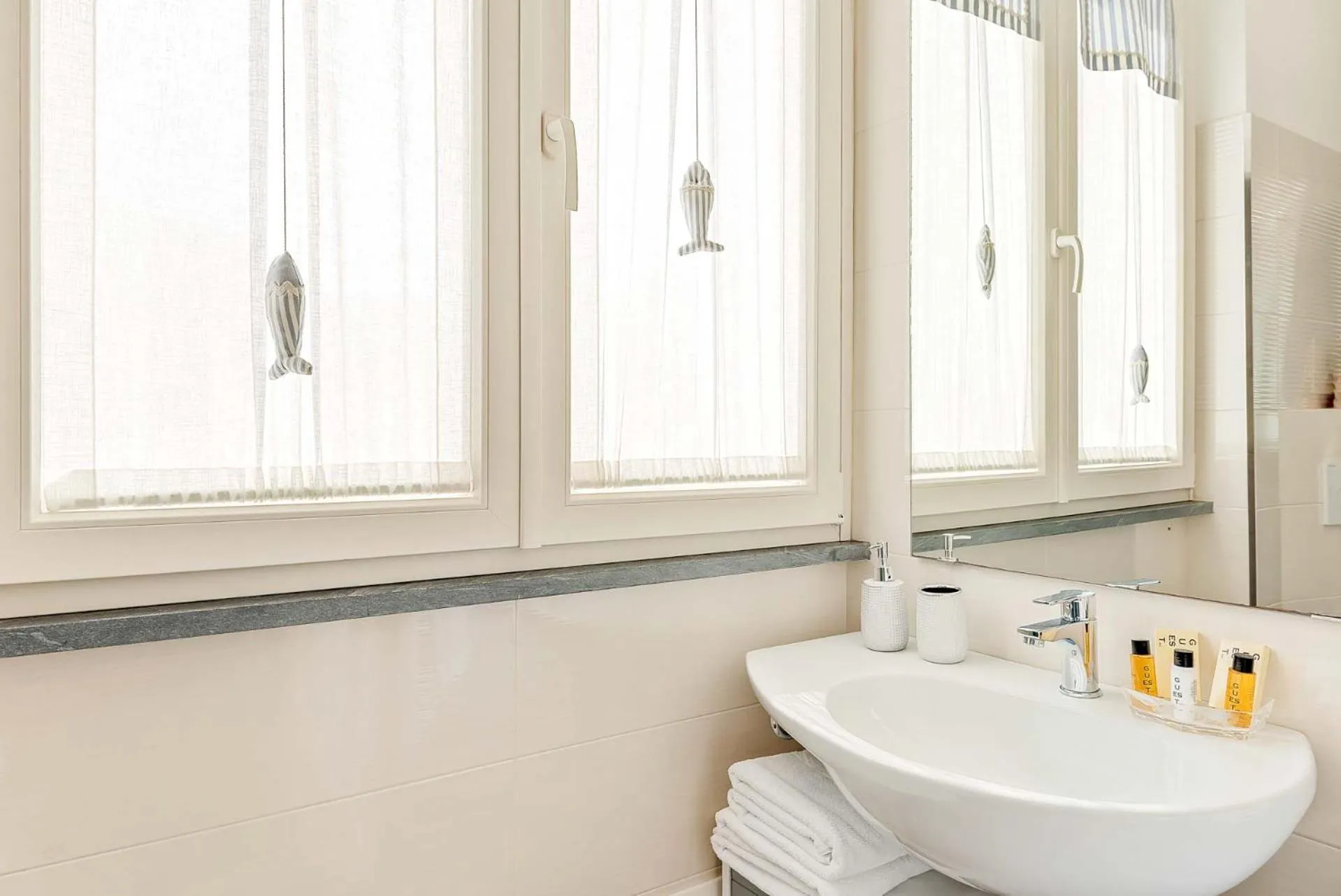 Bathroom in Dreams Guest House