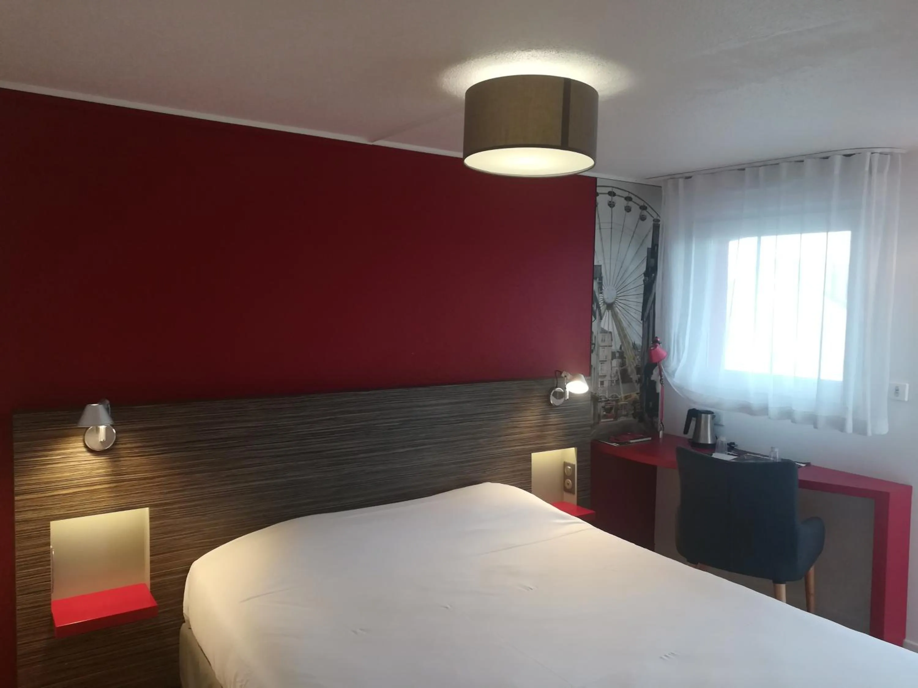 Photo of the whole room, Bed in Kyriad Rouen Sud - Oissel