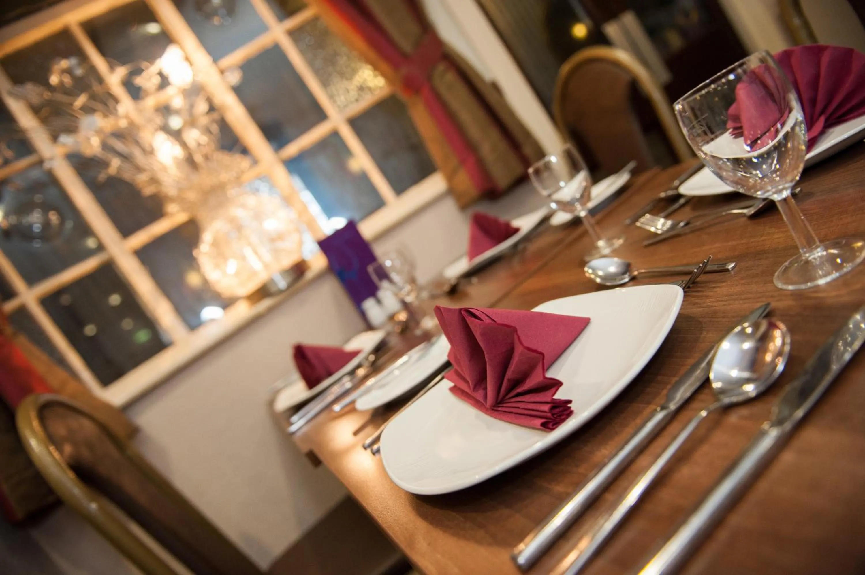 Restaurant/places to eat in Lyndene Hotel