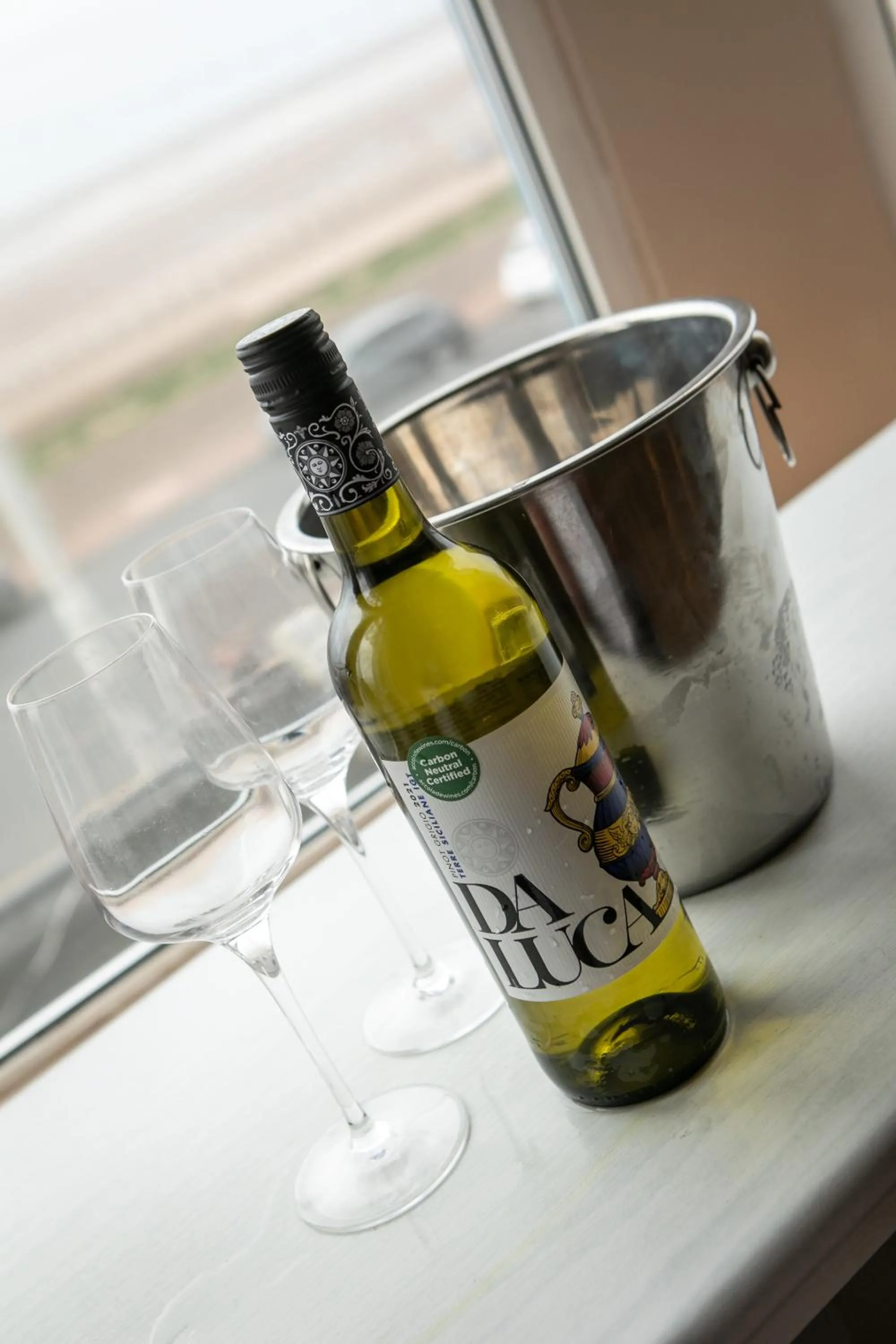 Food and drinks in Lyndene Hotel