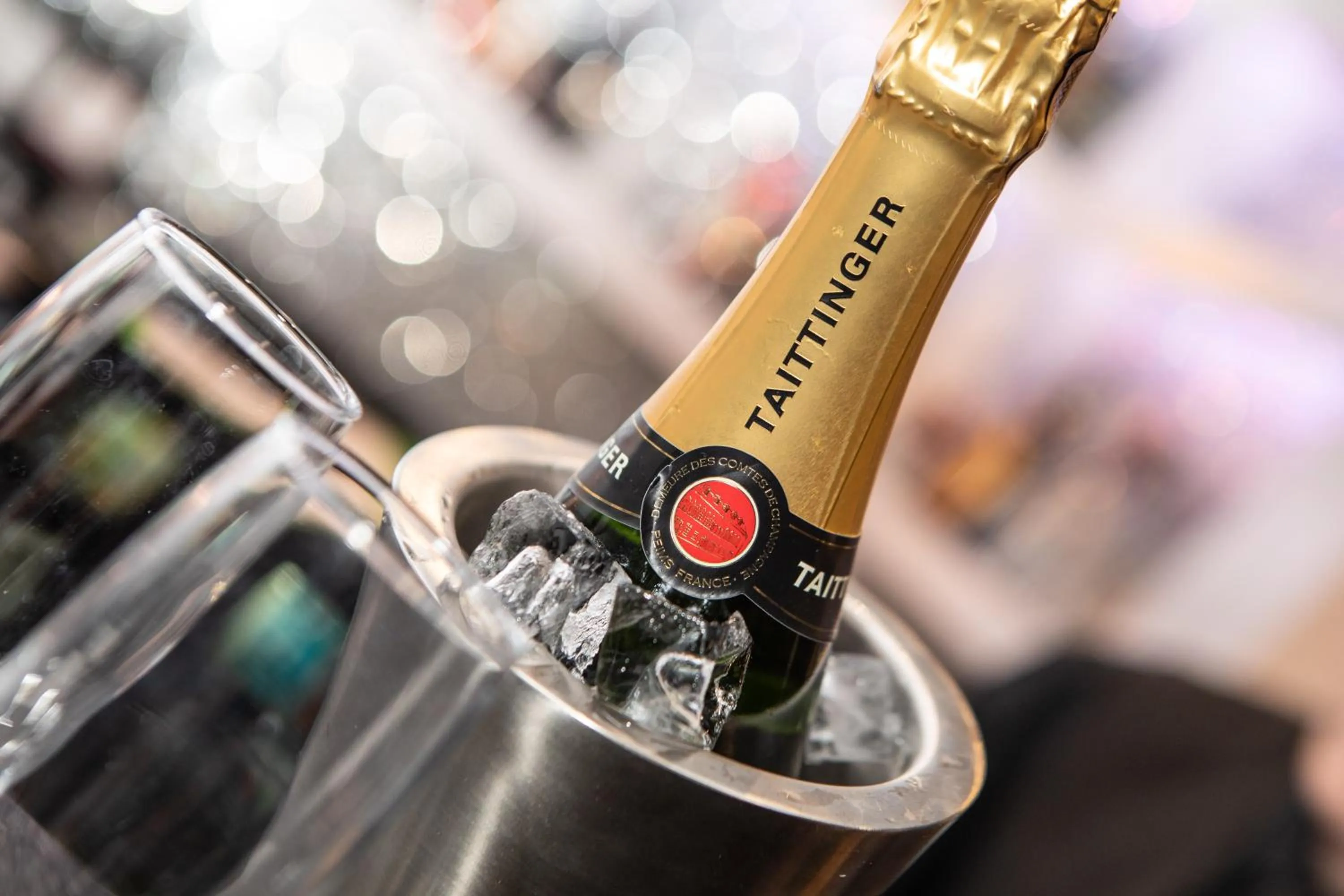 Lounge or bar in Lyndene Hotel