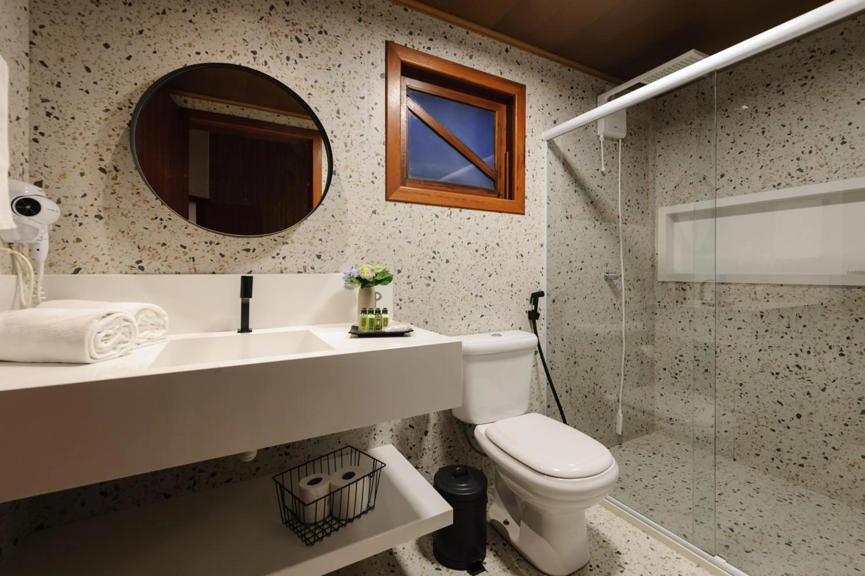 Shower in Sítio dos Lagos