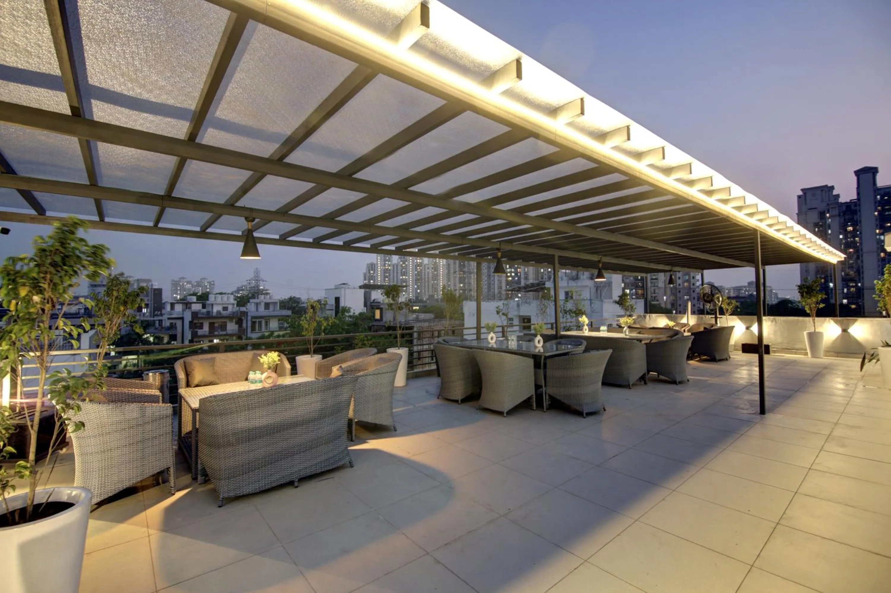 Patio in Saltstayz Premier - Galleria Market Road & Sector 27