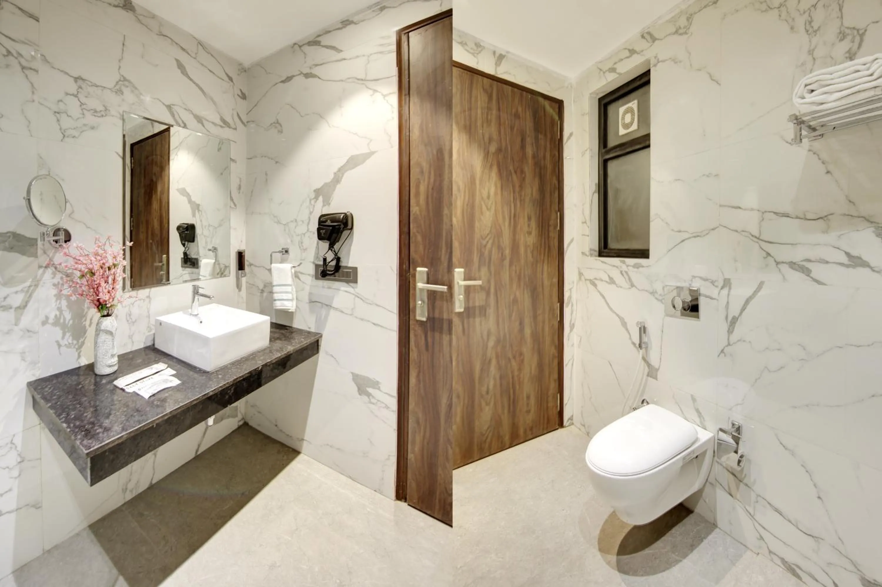 Shower in Saltstayz Premier - Galleria Market Road & Sector 27