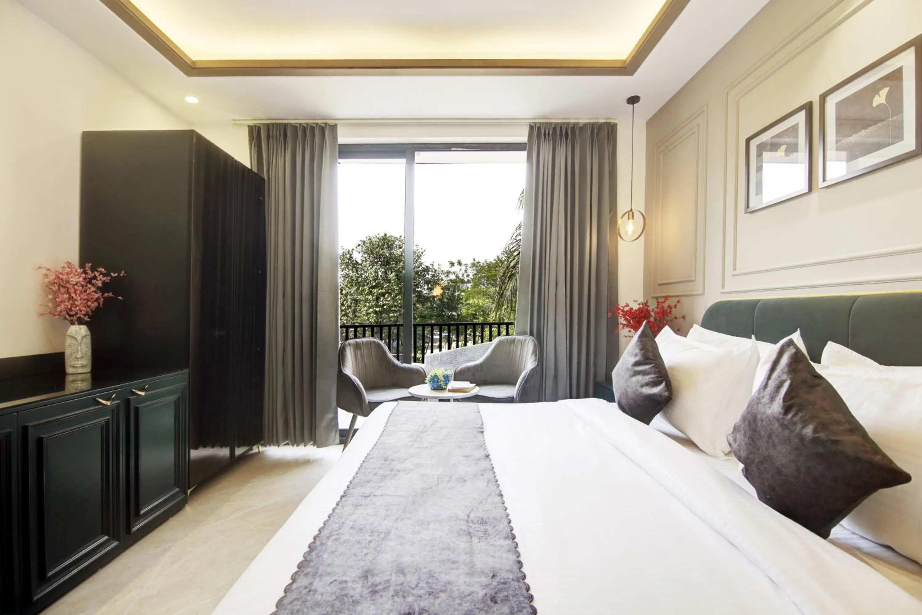 Bed in Saltstayz Premier - Galleria Market Road & Sector 27