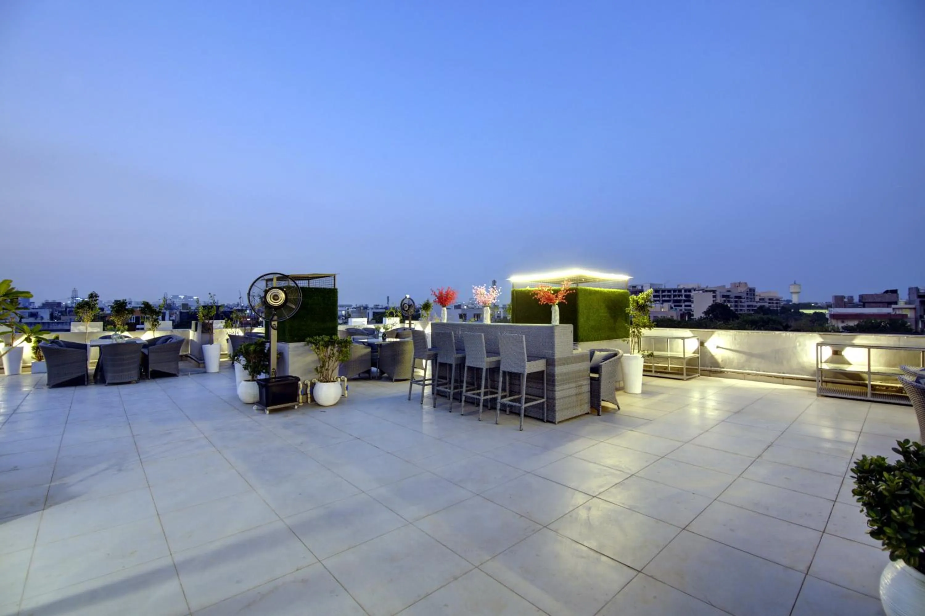 Patio in Saltstayz Premier - Galleria Market Road & Sector 27