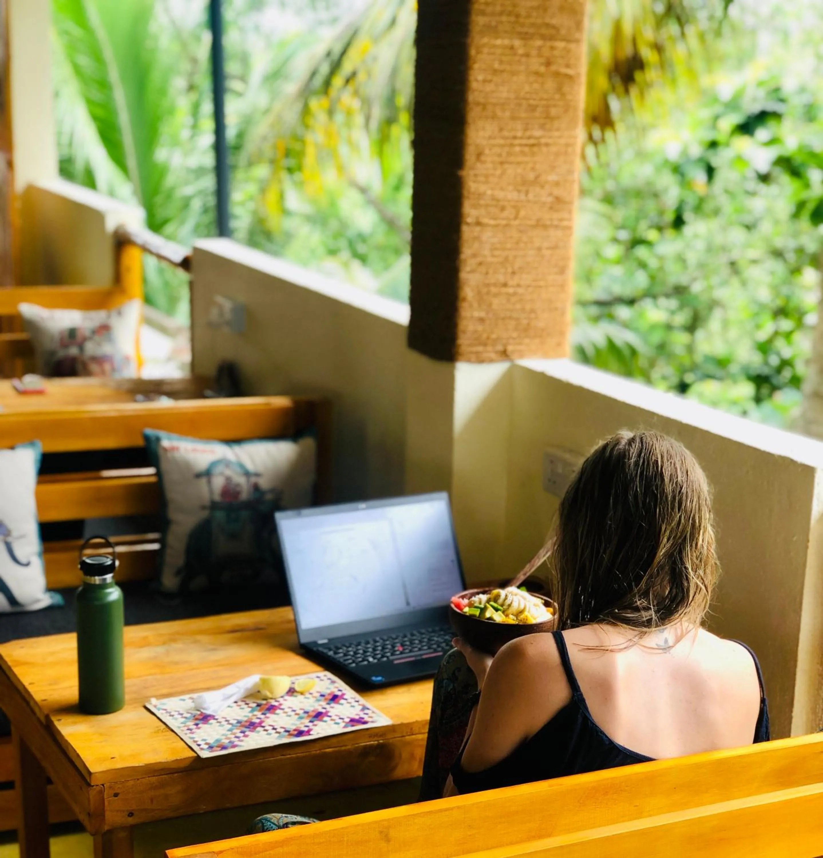 Food and drinks in Wake N Flow, Weligama