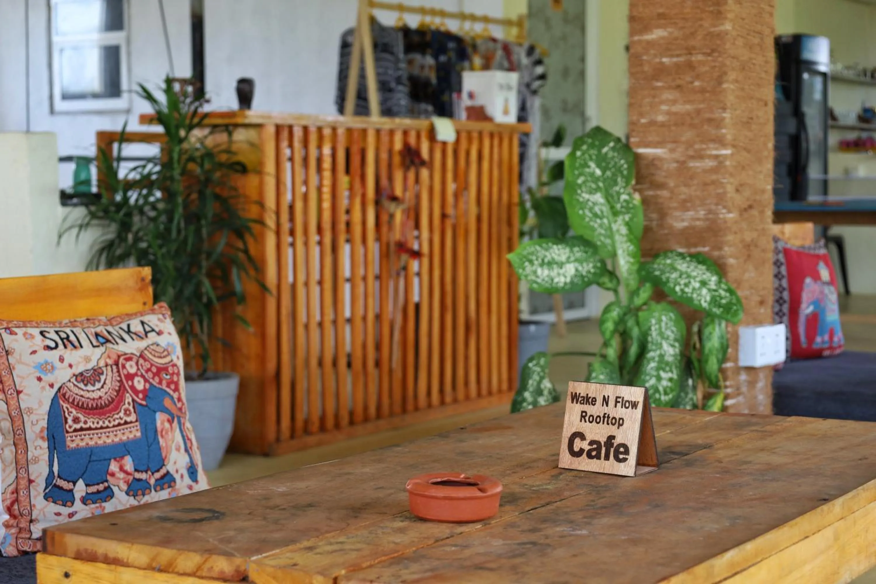 Restaurant/places to eat in Wake N Flow, Weligama