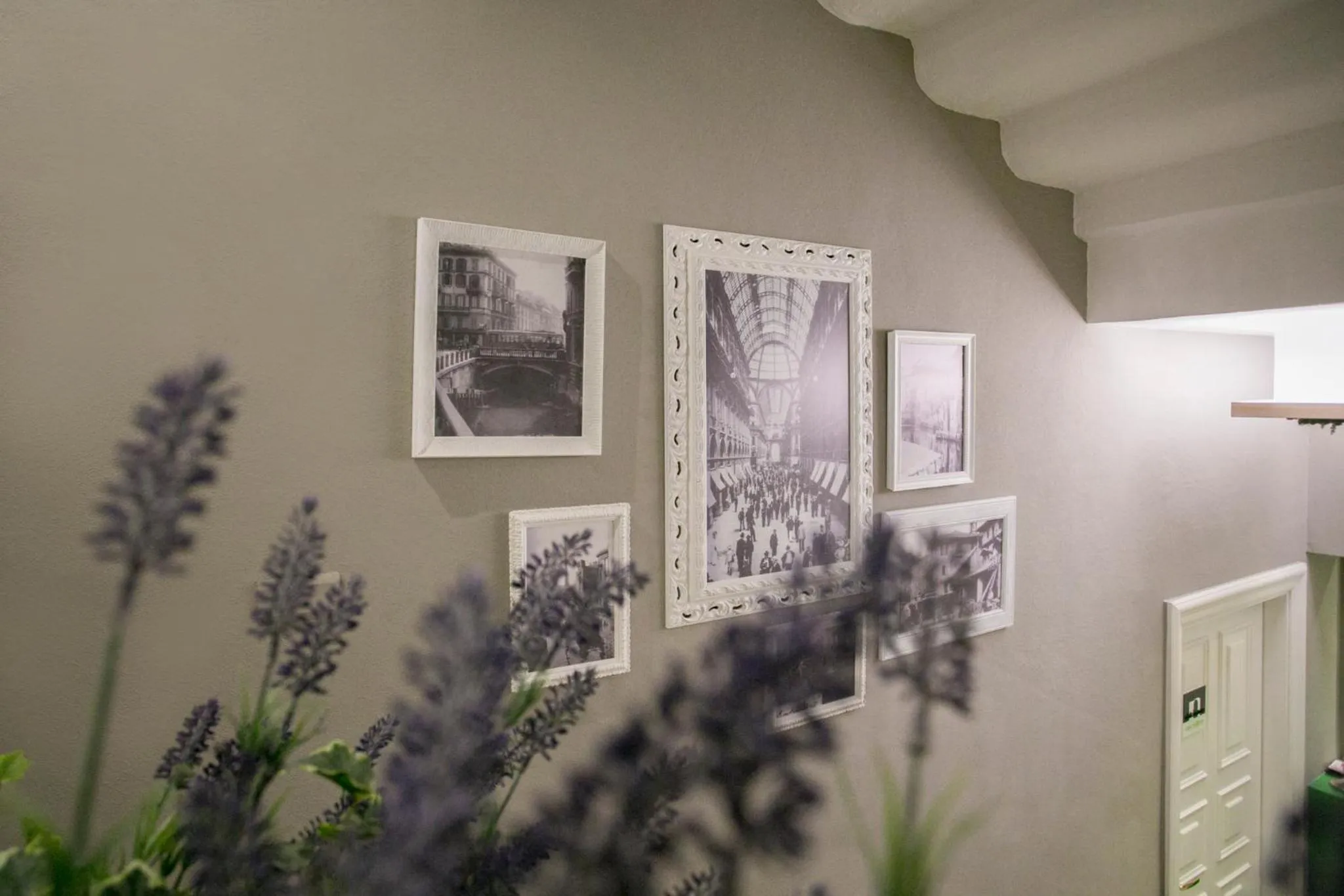 Decorative detail in Navigliotel 19 - Rooms & Suites