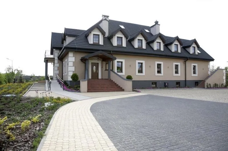 Facade/entrance in Malinowy Dwór