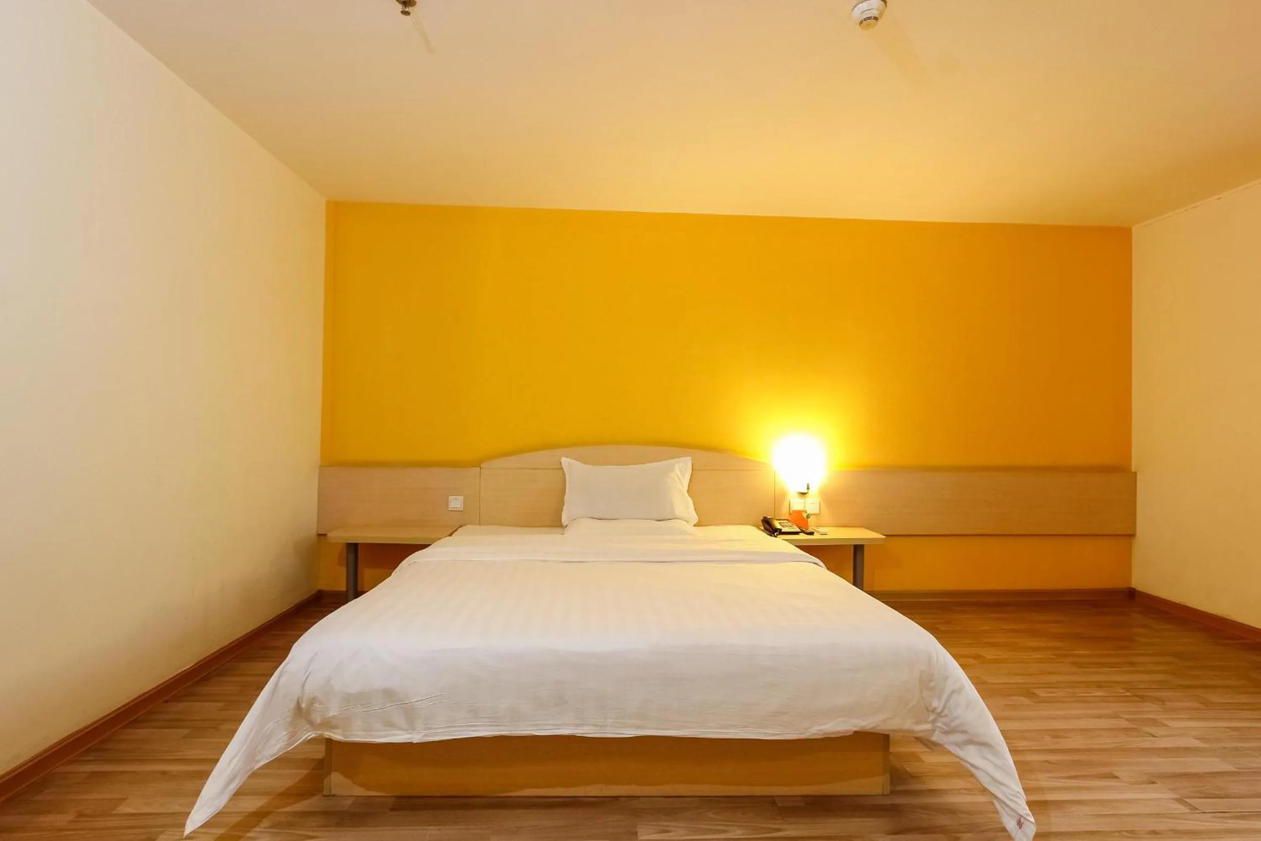 Bed in 7Days Inn Guangzhou Shijing Jinbi Xincheng