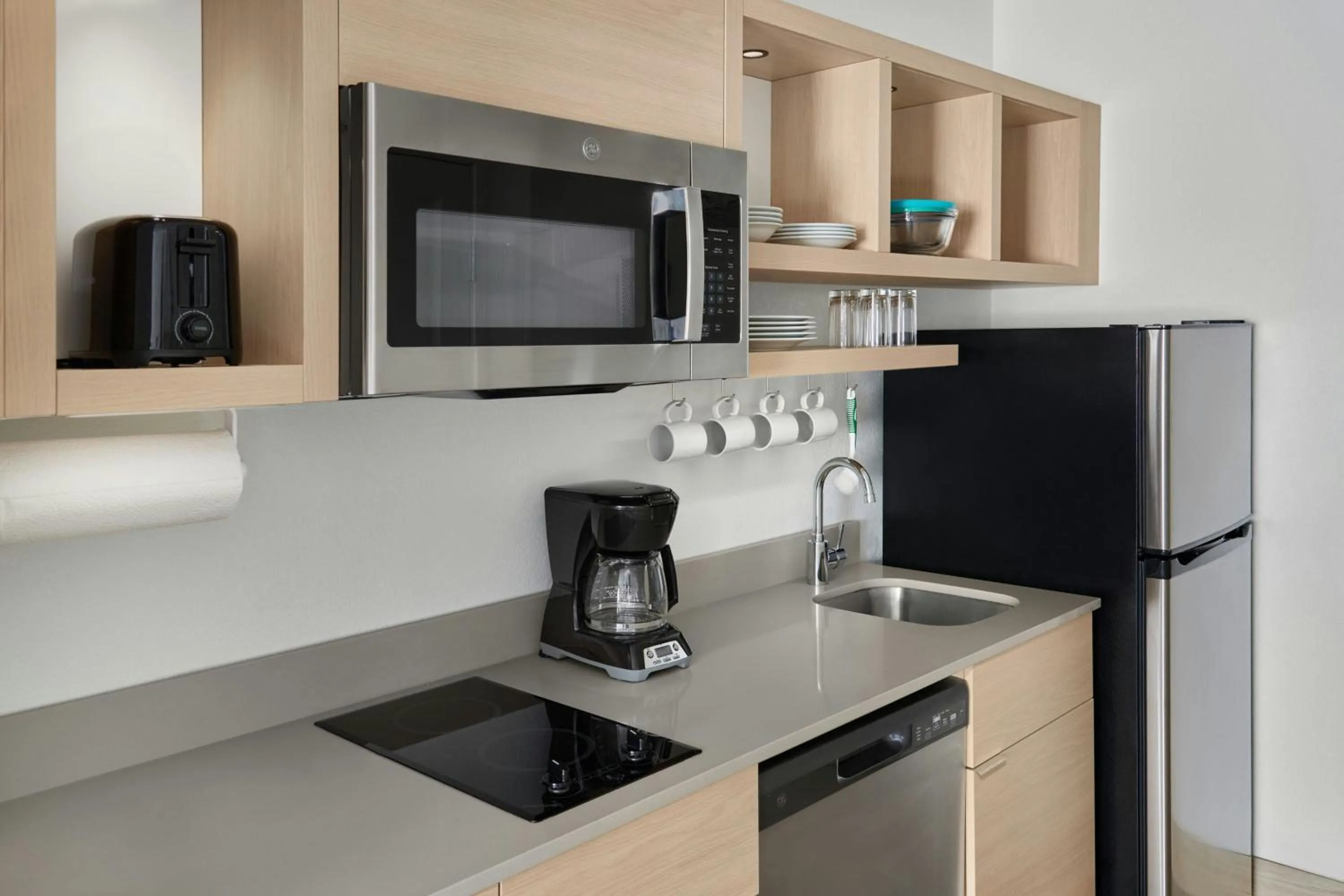 Kitchen or kitchenette in TownePlace Suites by Marriott Lansing North
