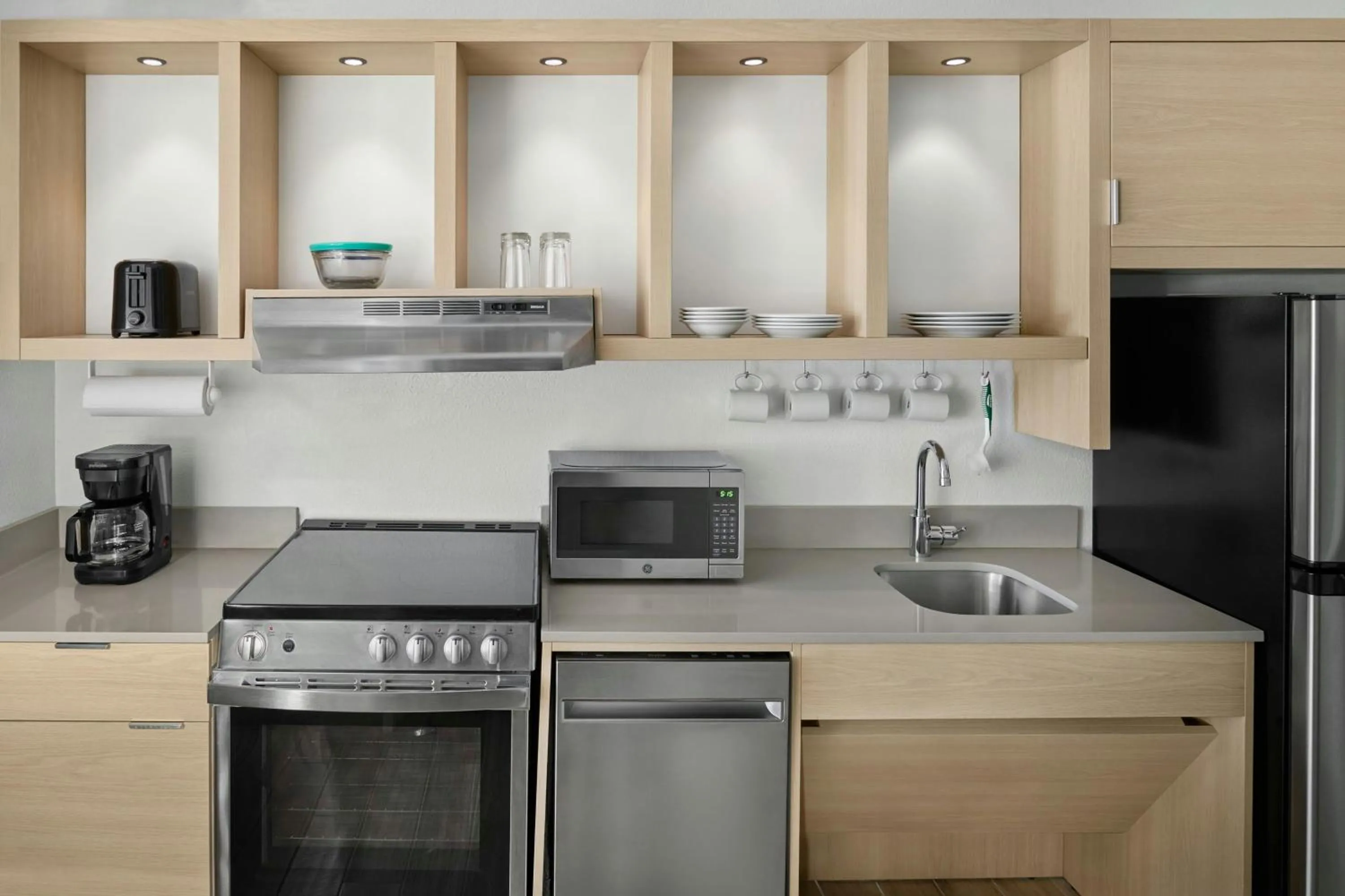 Kitchen or kitchenette in TownePlace Suites by Marriott Lansing North